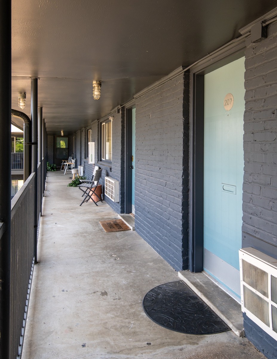 803 Hillview Hts Unit: 207