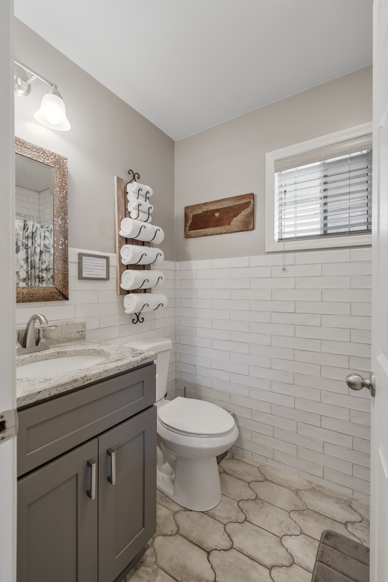 803 Hillview Hts Unit: 207