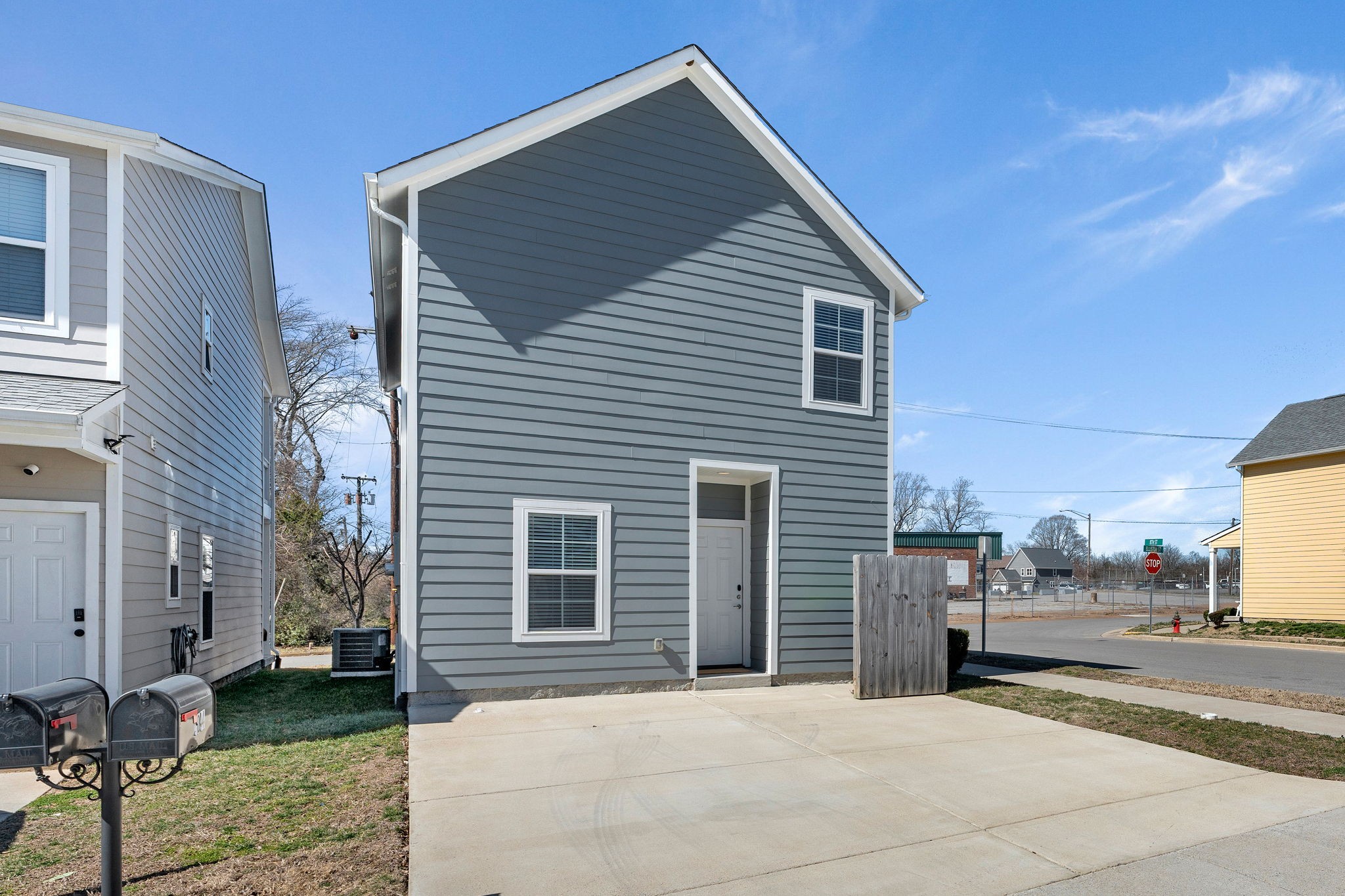 2044 Village Park Cir