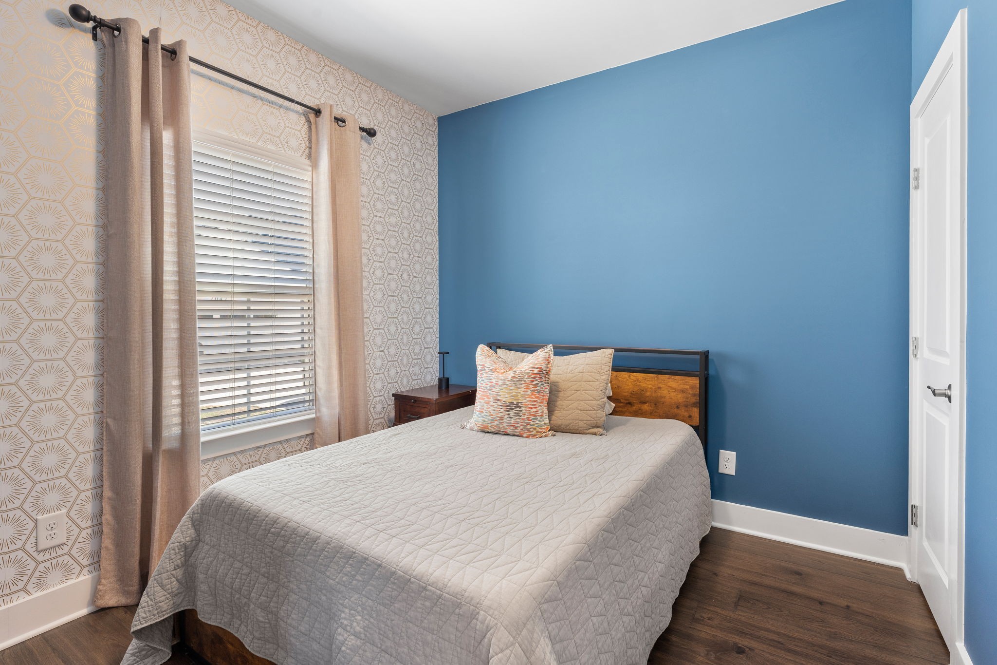 2044 Village Park Cir