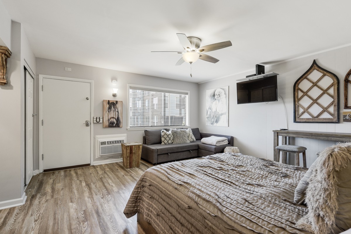 803 Hillview Hts Unit: 106