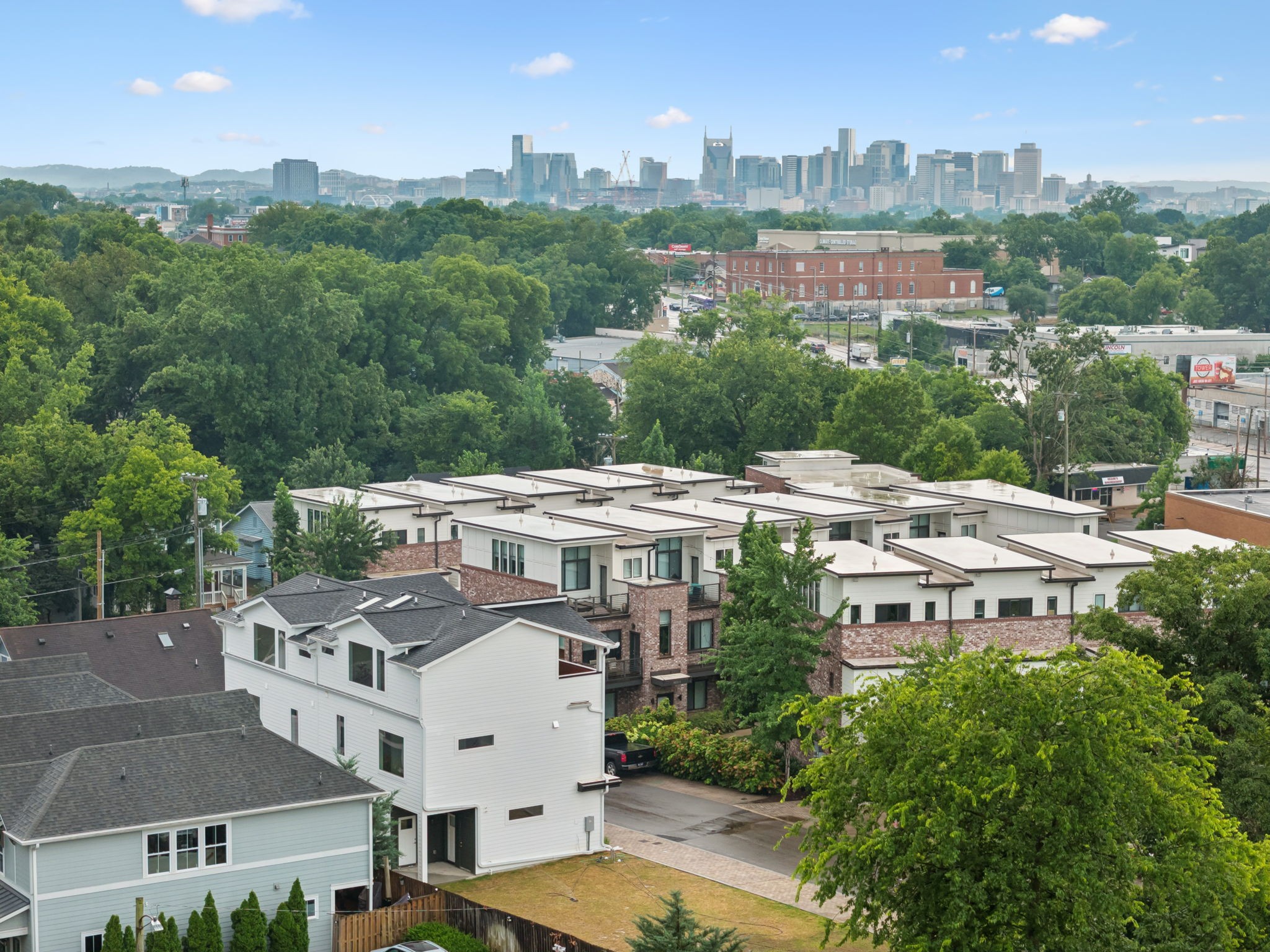 1117B Chester Ave Unit: B