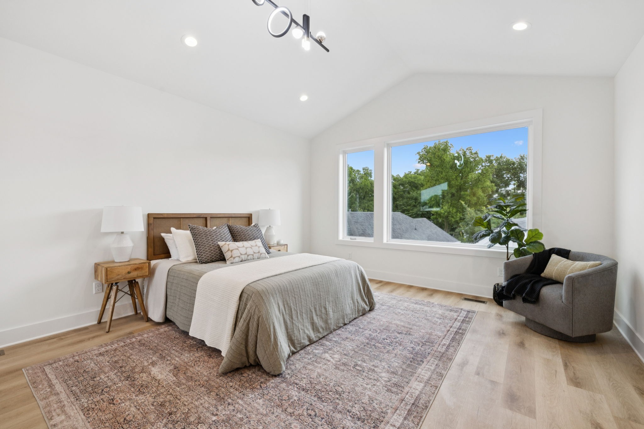 1117B Chester Ave Unit: B