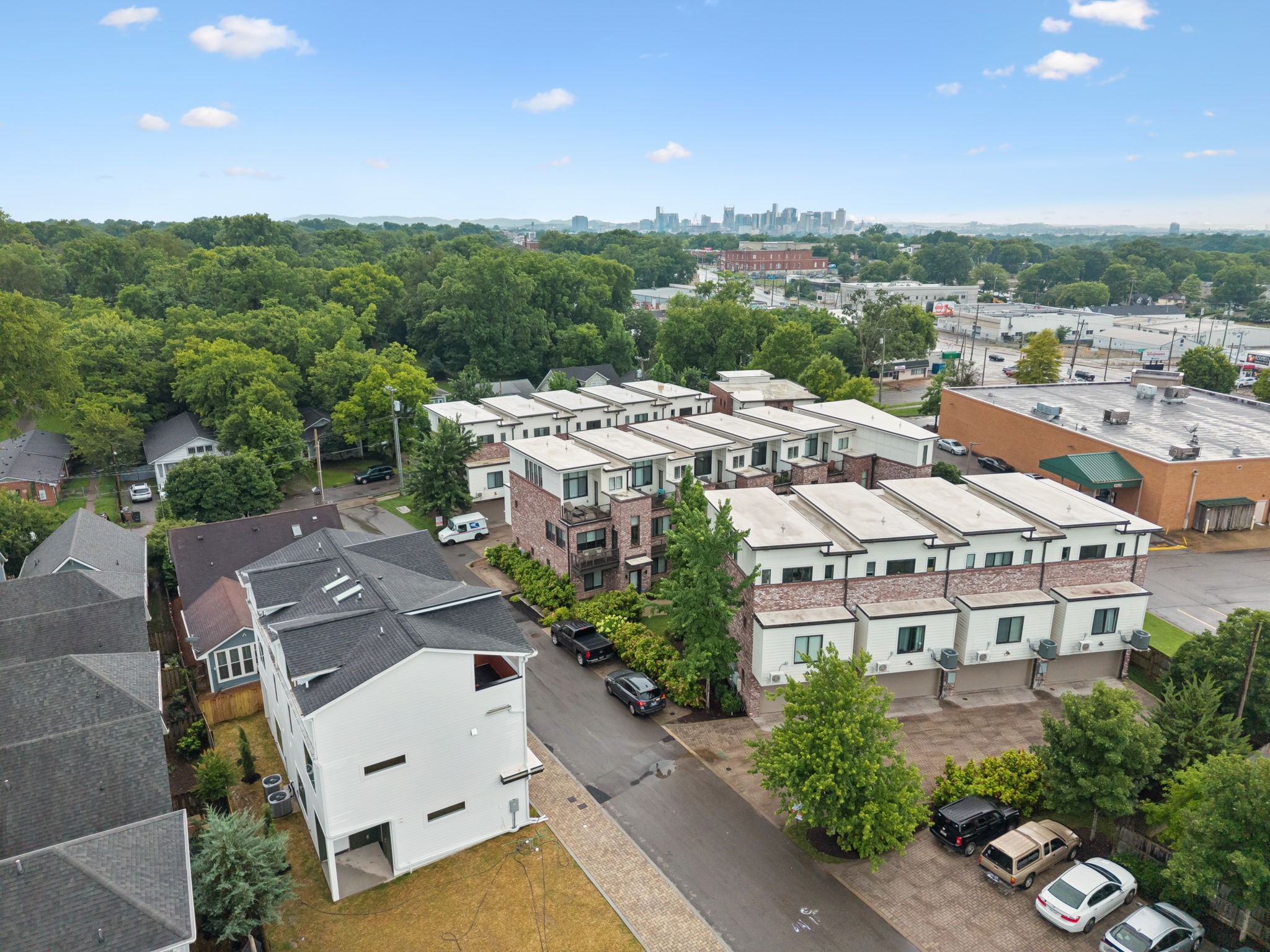 1117B Chester Ave Unit: B