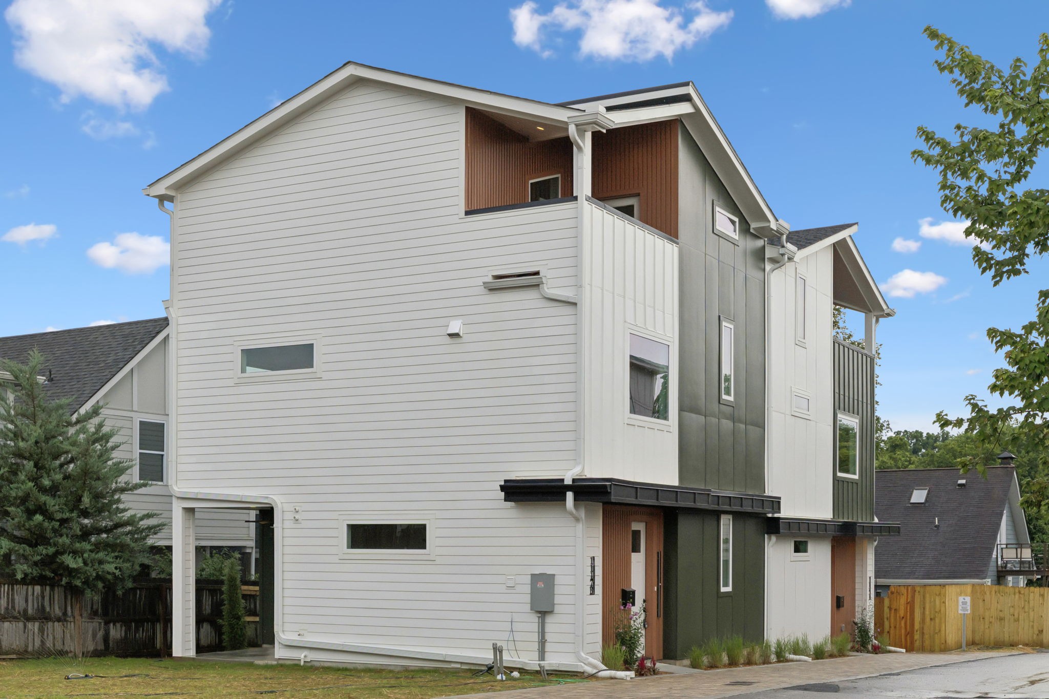 1117B Chester Ave Unit: B