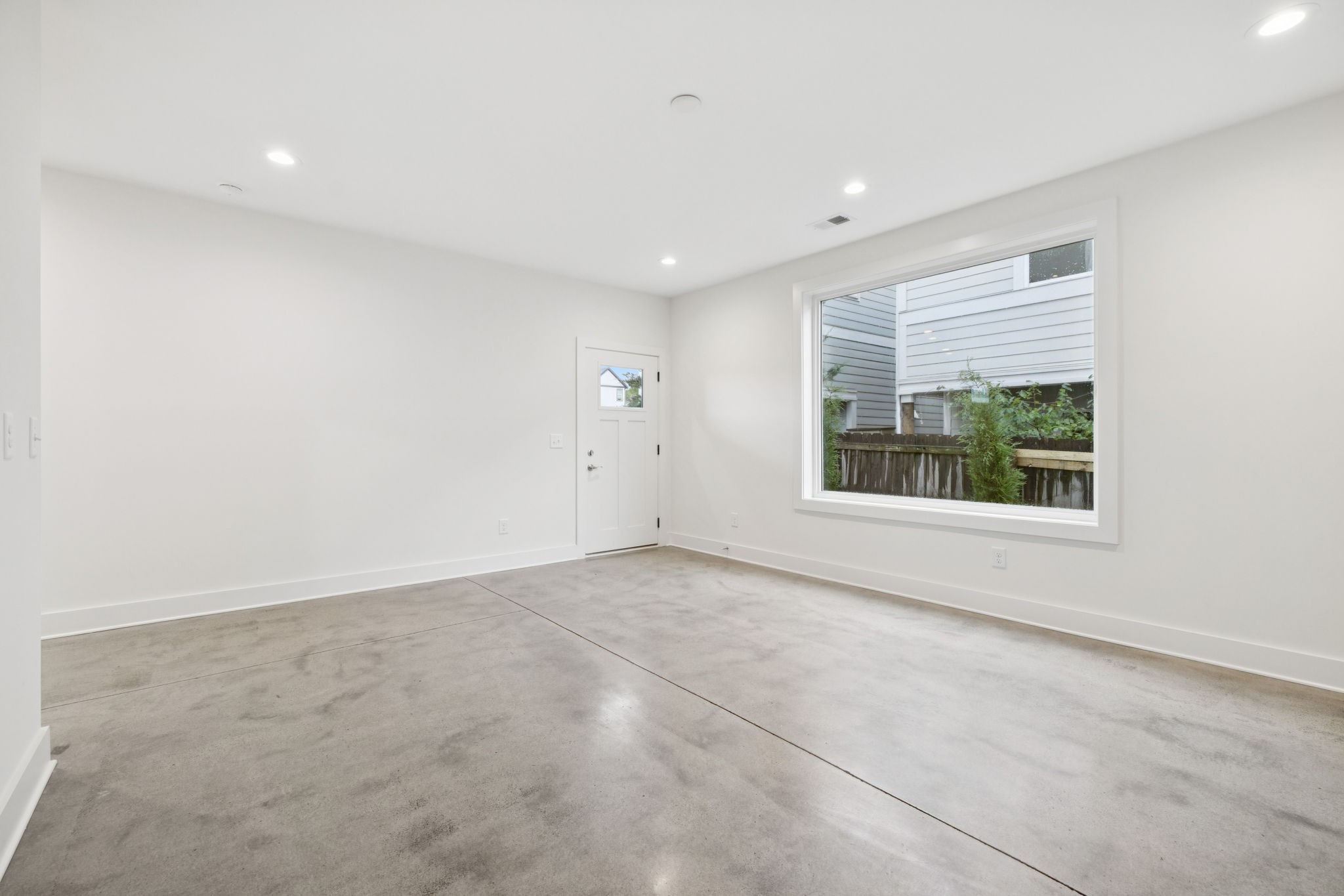 1117B Chester Ave Unit: B