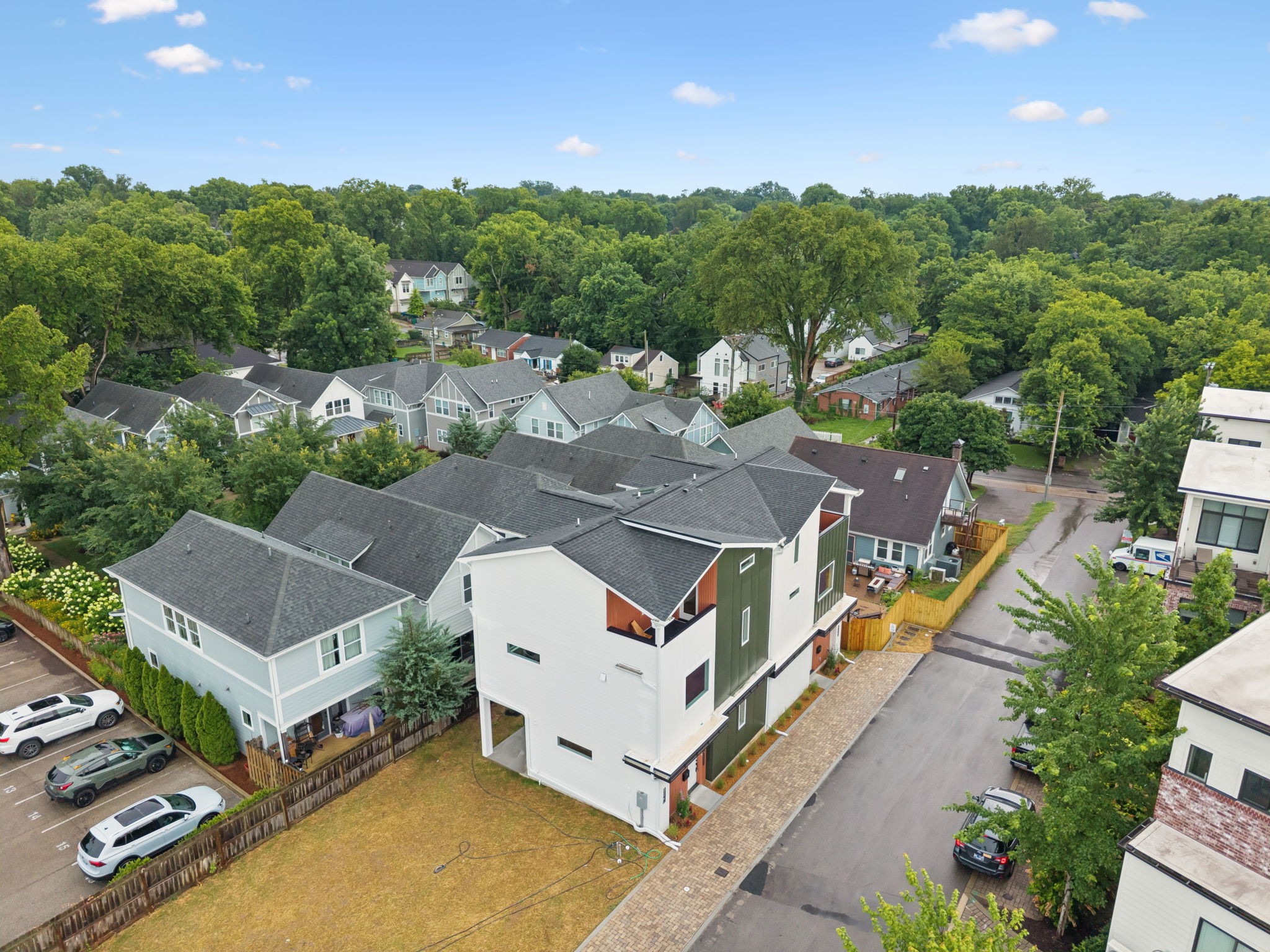1117B Chester Ave Unit: B