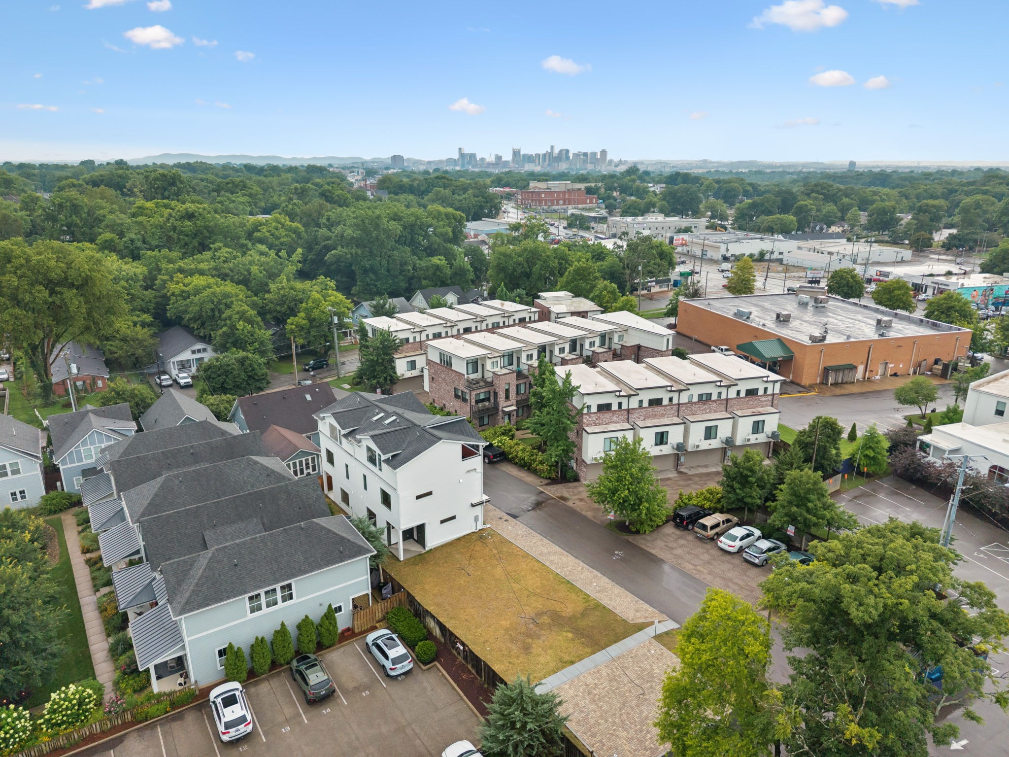 1117B Chester Ave Unit: B
