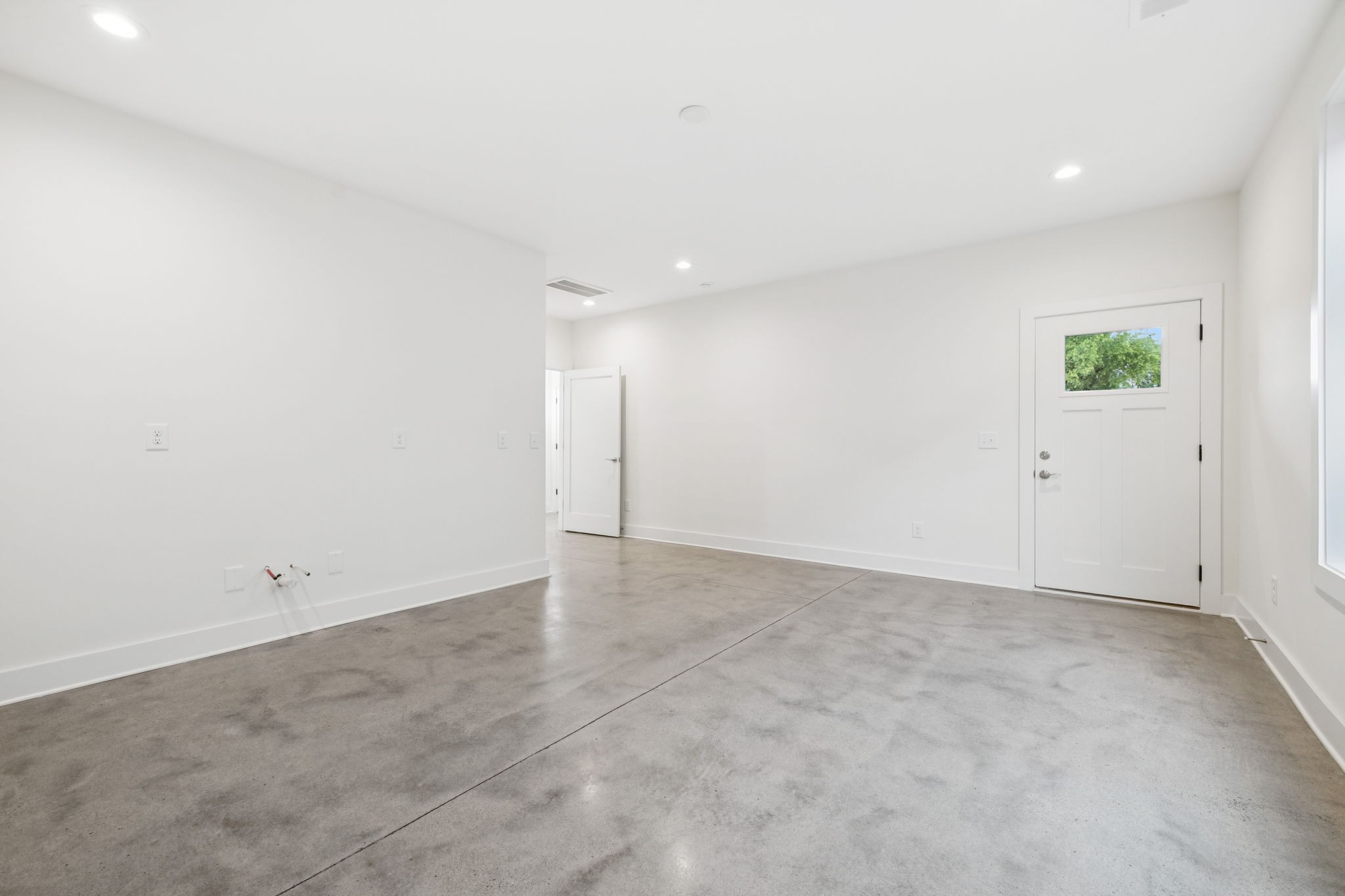 1117B Chester Ave Unit: B