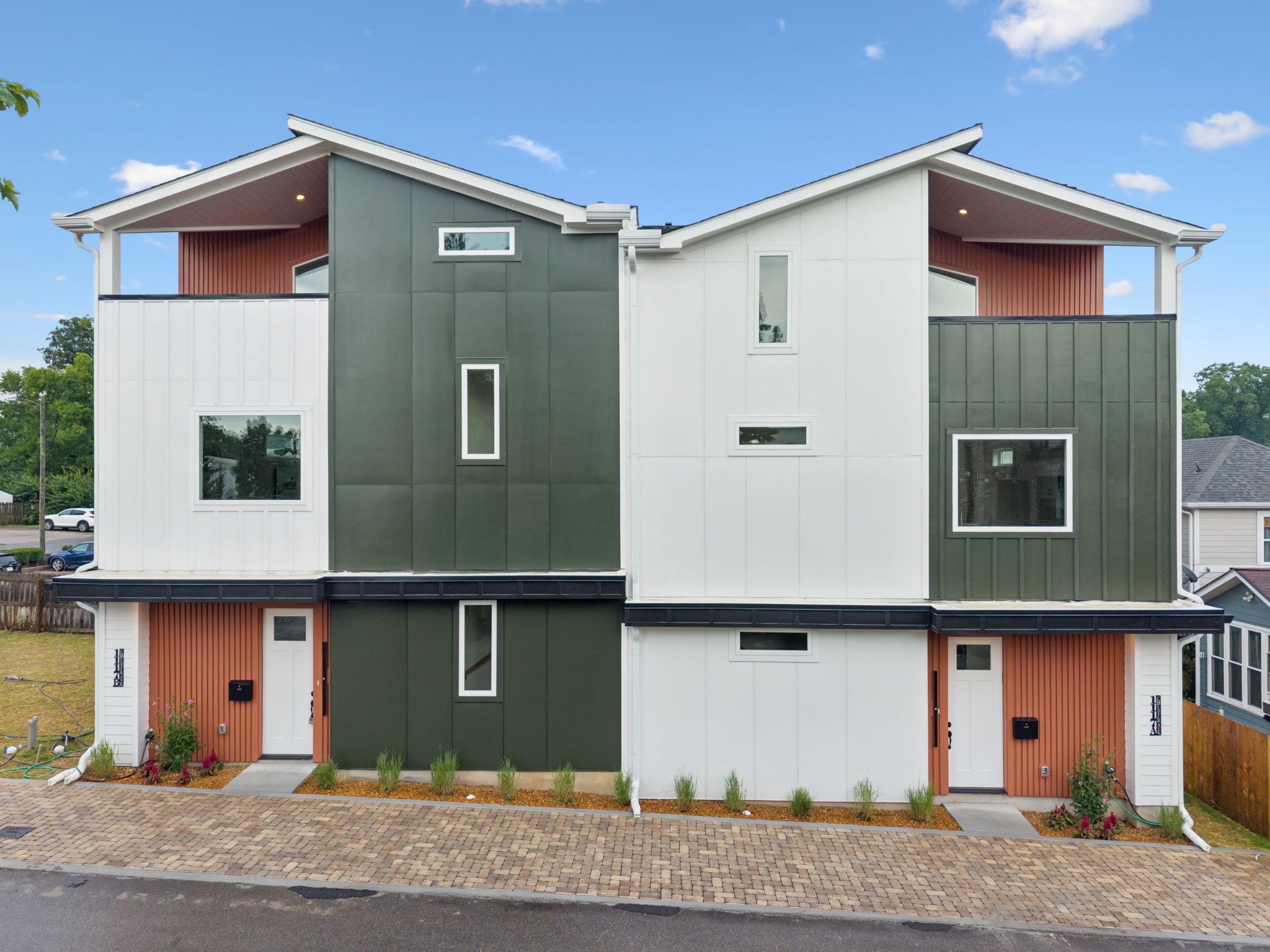 1117B Chester Ave Unit: B