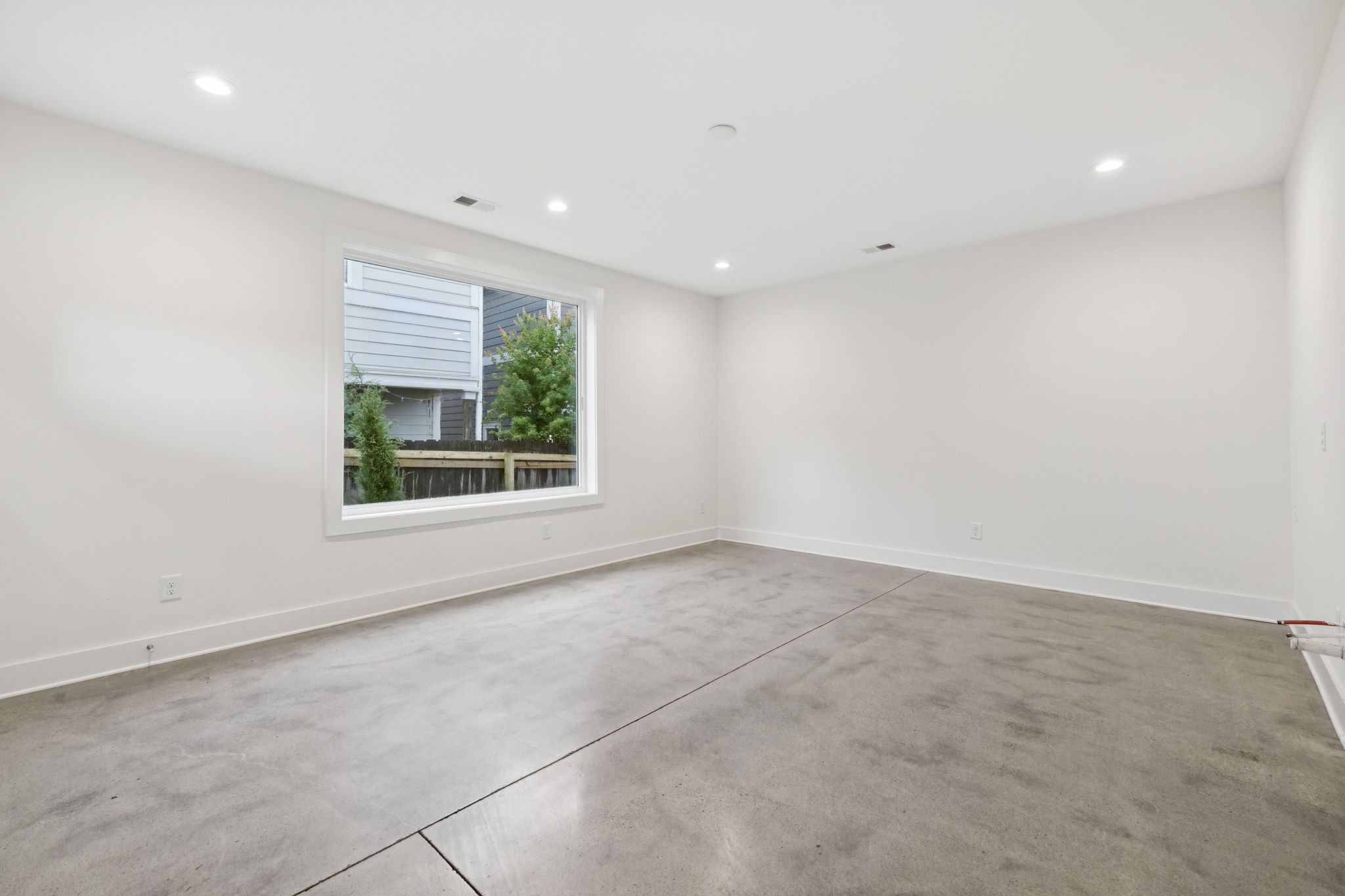 1117B Chester Ave Unit: B