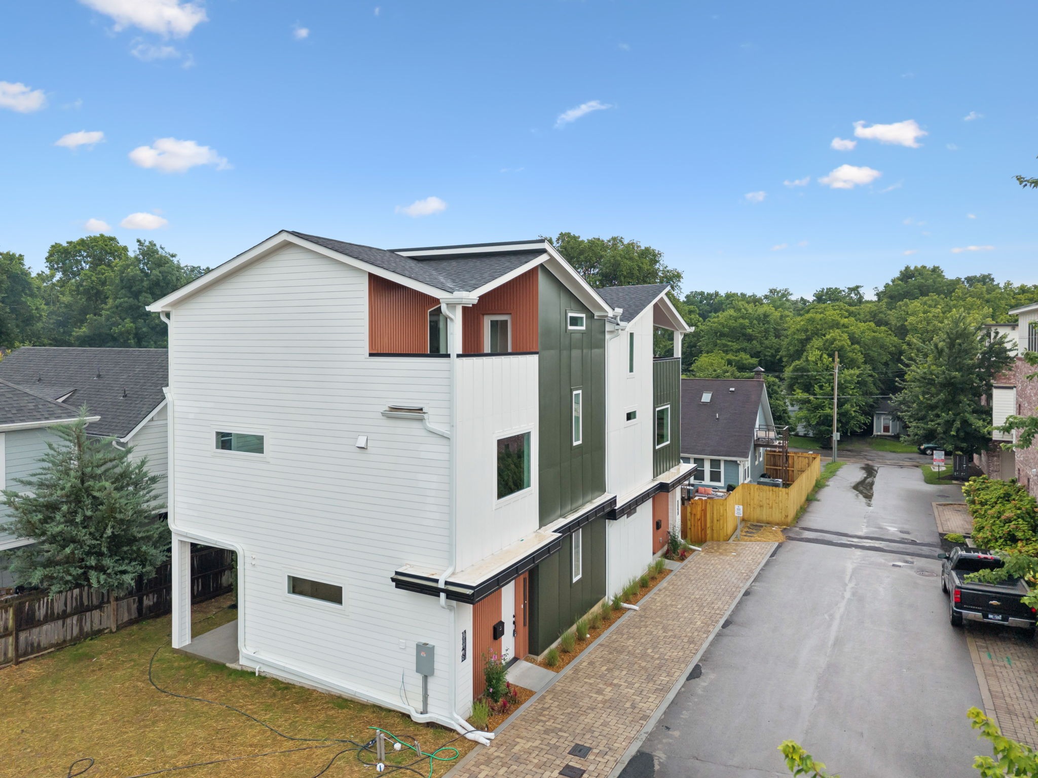 1117B Chester Ave Unit: B