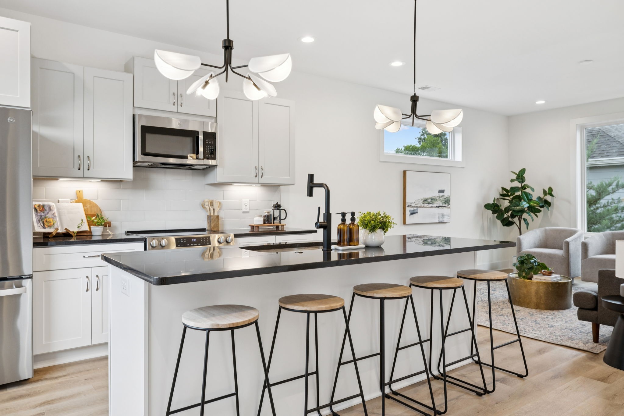 1117B Chester Ave Unit: B