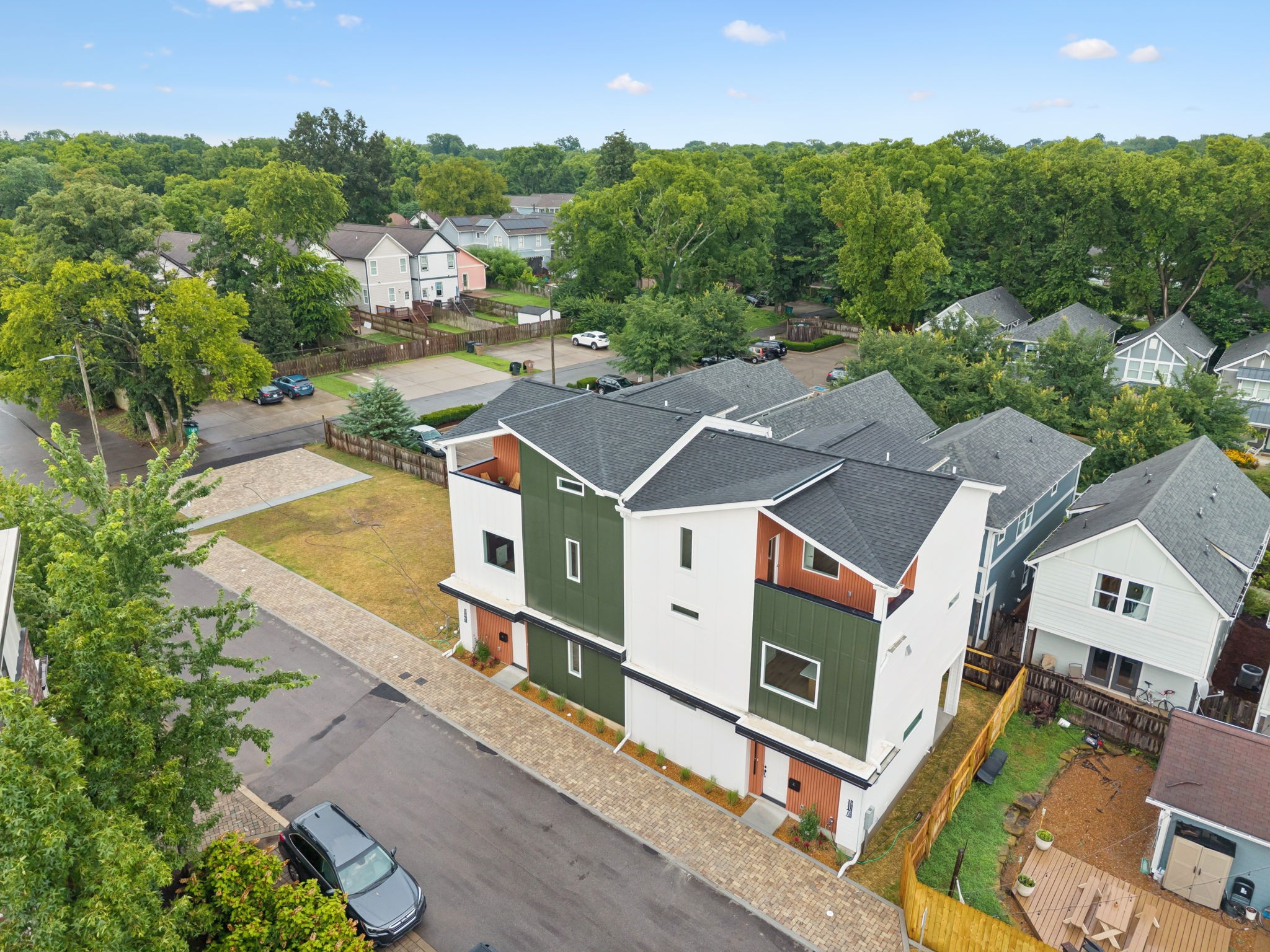 1117B Chester Ave Unit: B