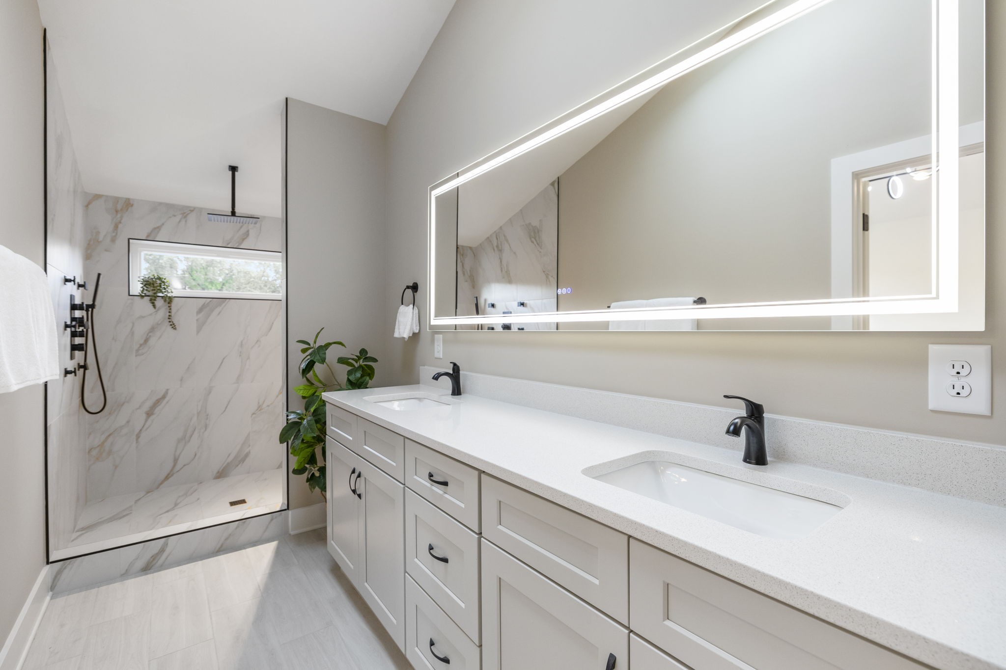 1117B Chester Ave Unit: B