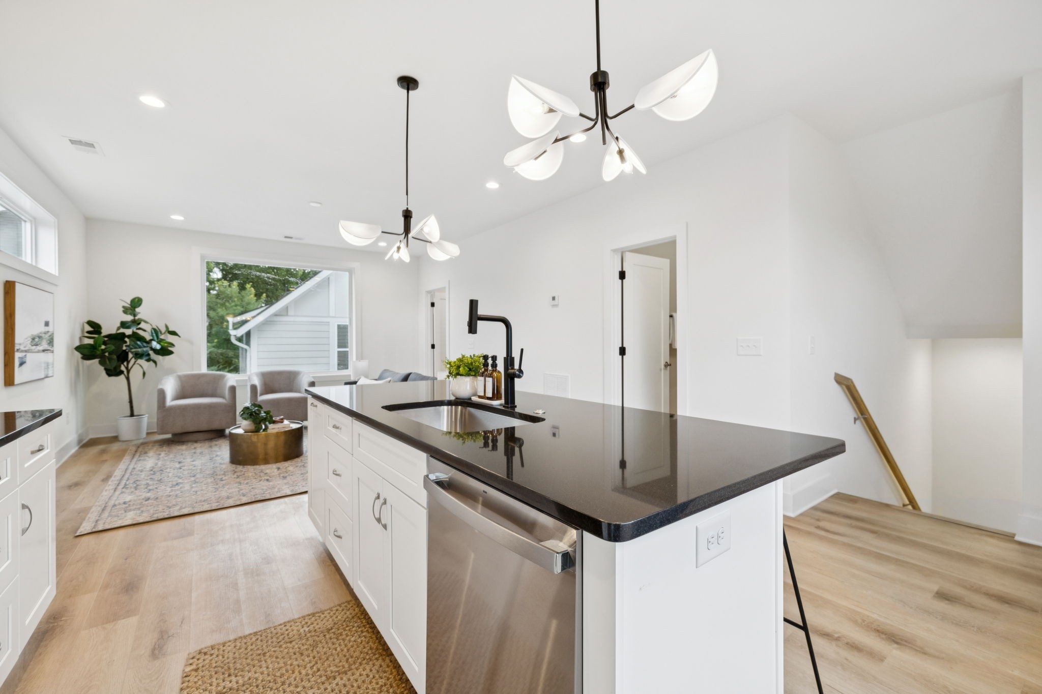 1117B Chester Ave Unit: B