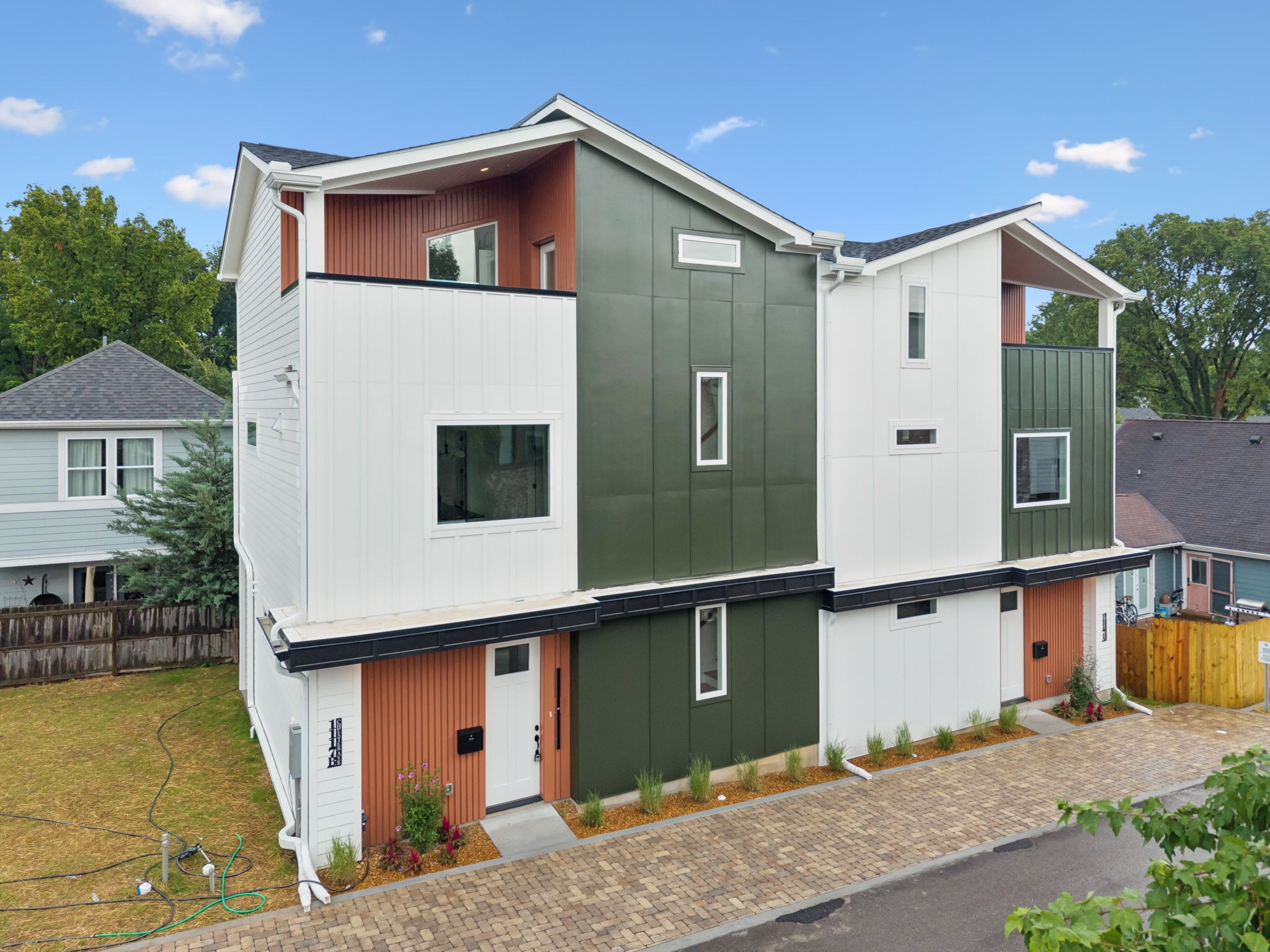 1117B Chester Ave Unit: B
