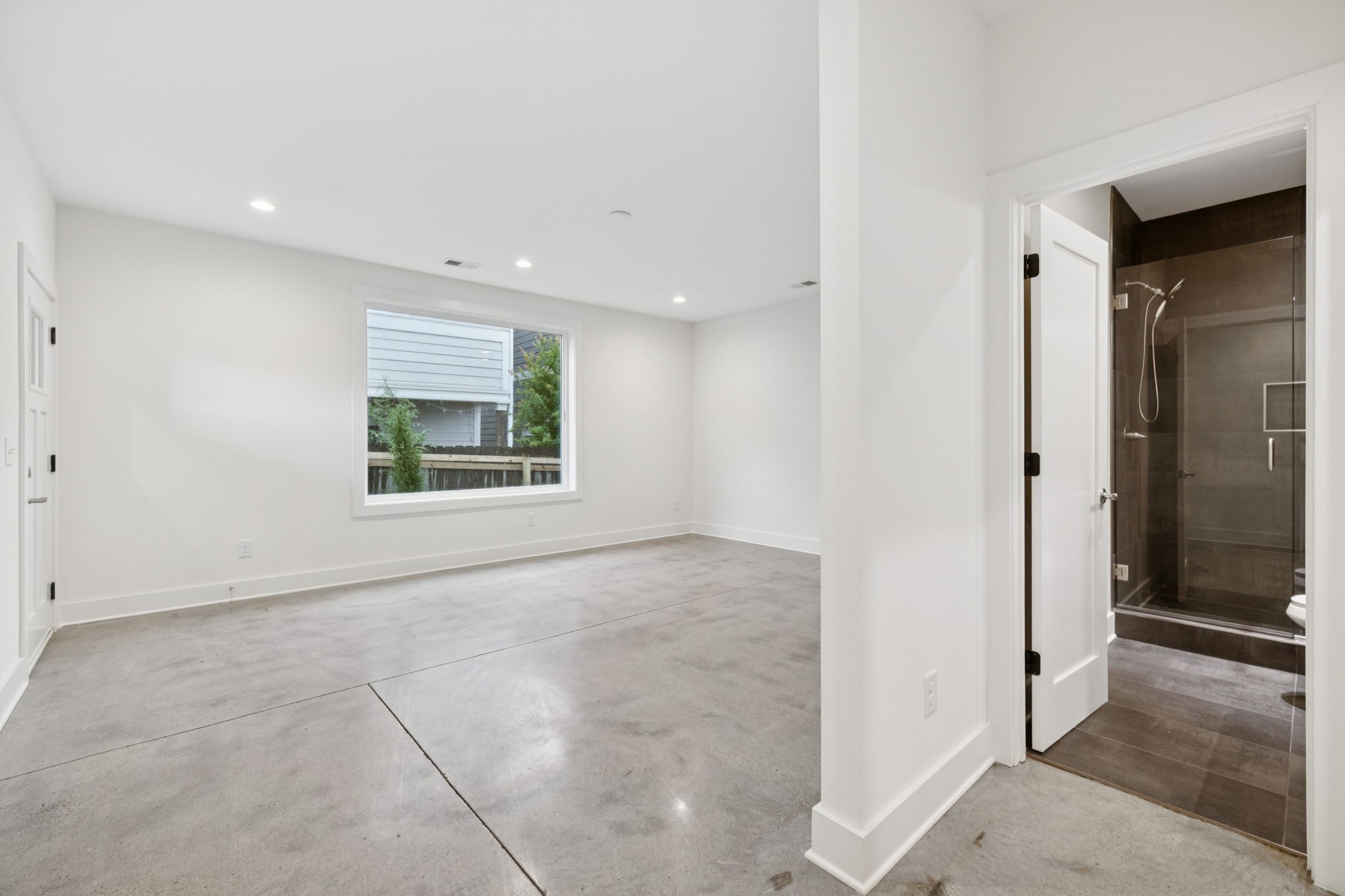 1117B Chester Ave Unit: B