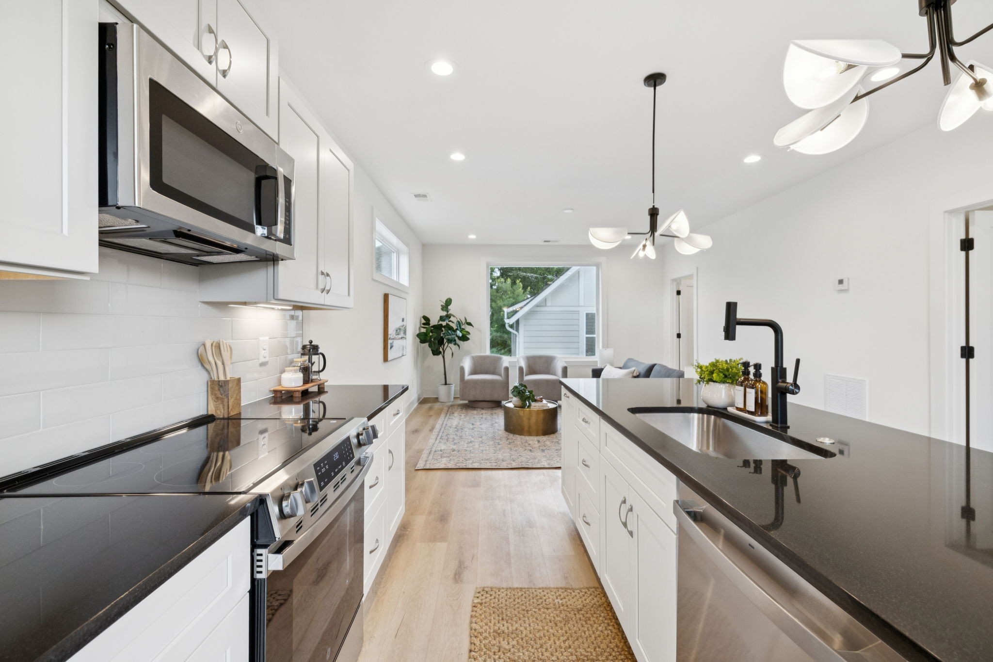 1117B Chester Ave Unit: B