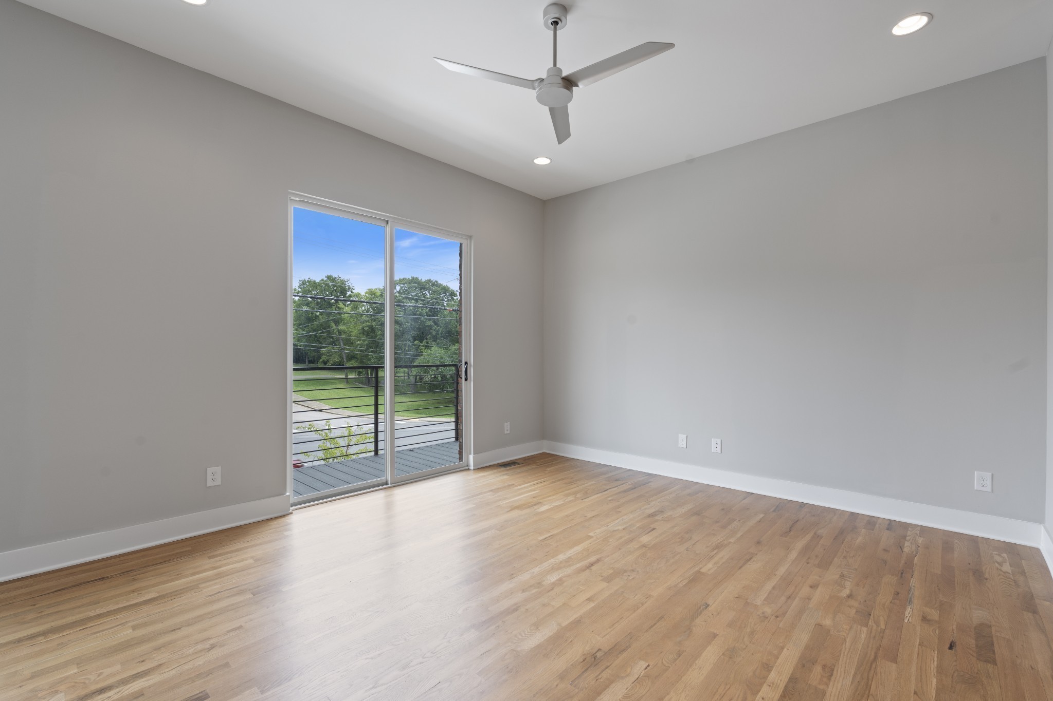 500 W Trinity Ln Unit: 8