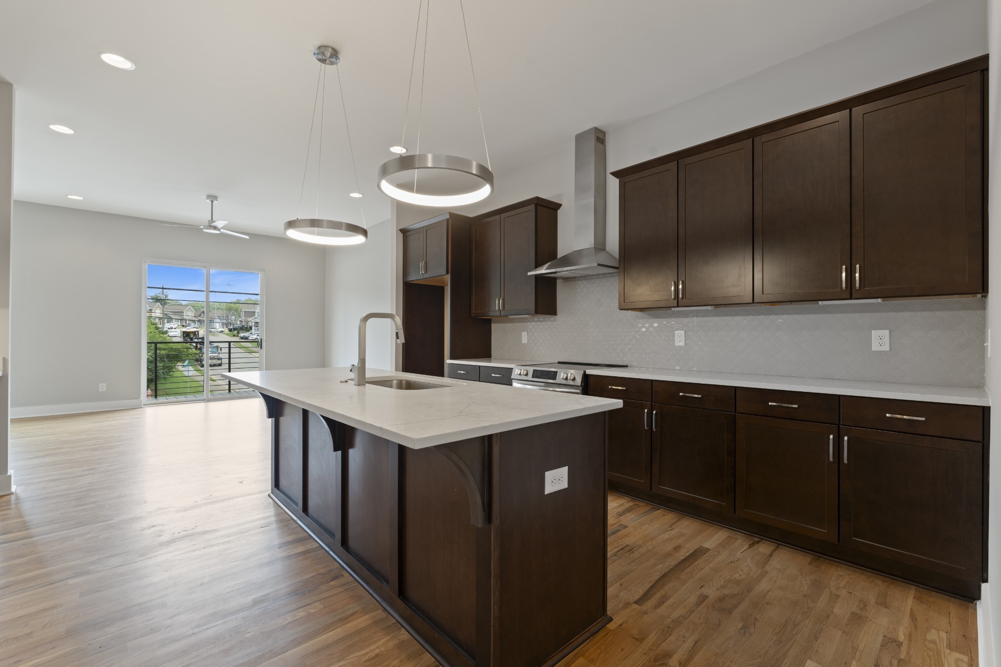 500 W Trinity Ln Unit: 7