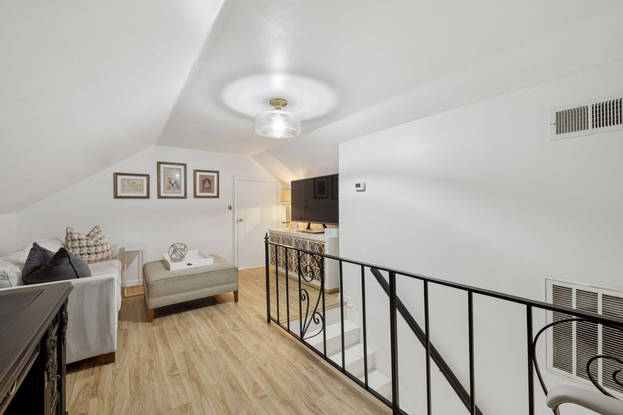 3625 Rainbow Pl