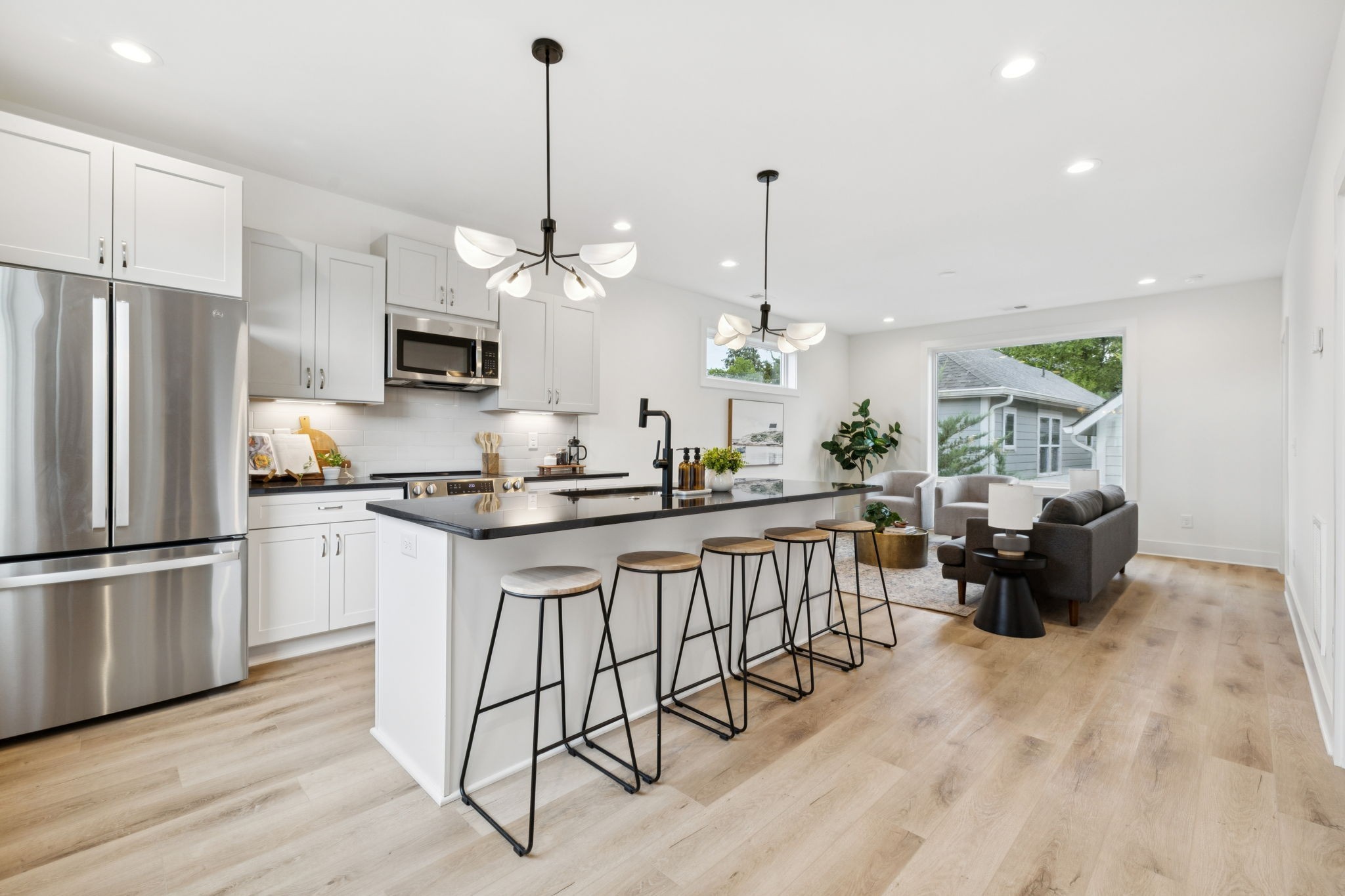 1117B Chester Ave Unit: B
