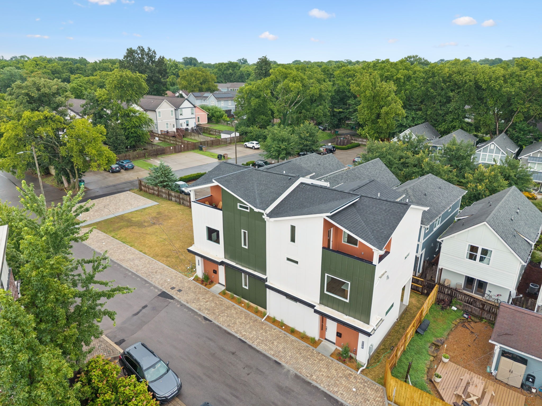 1117B Chester Ave Unit: B