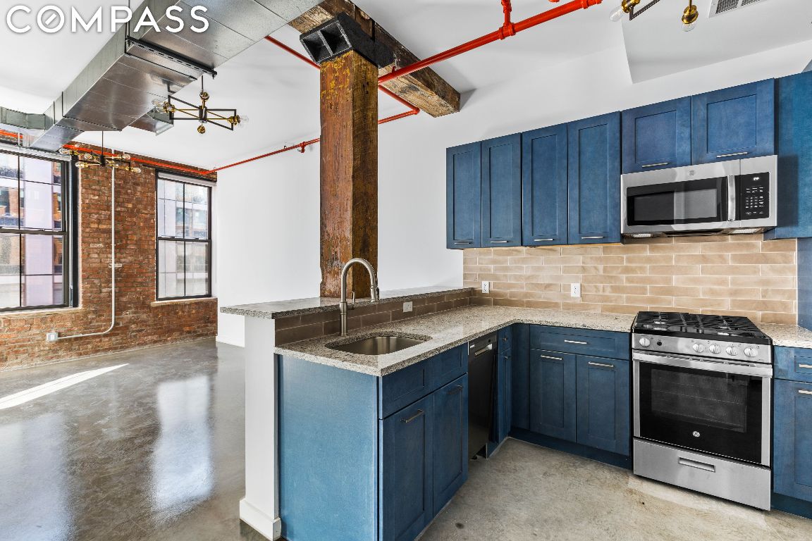 28 Roebling Street 2-J