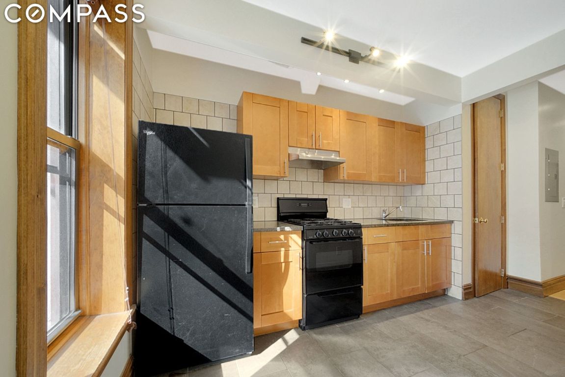 364 15th Street 1-L