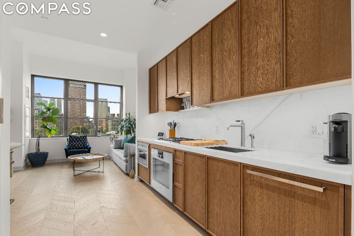 115 York Street 7-J