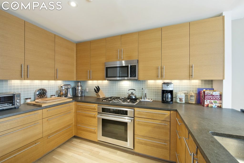 49 N 8th Street 5-E