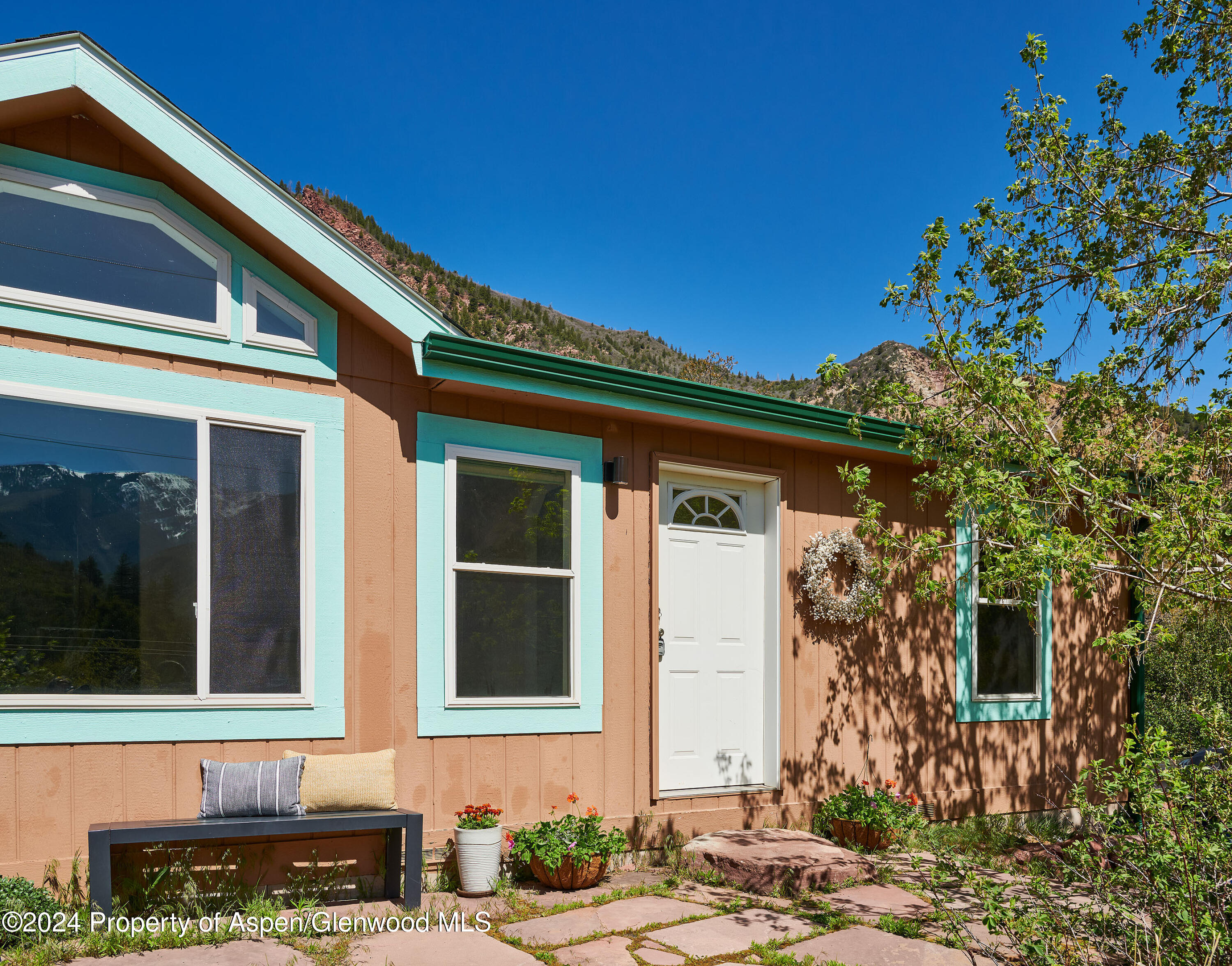 8 Arapahoe Lane