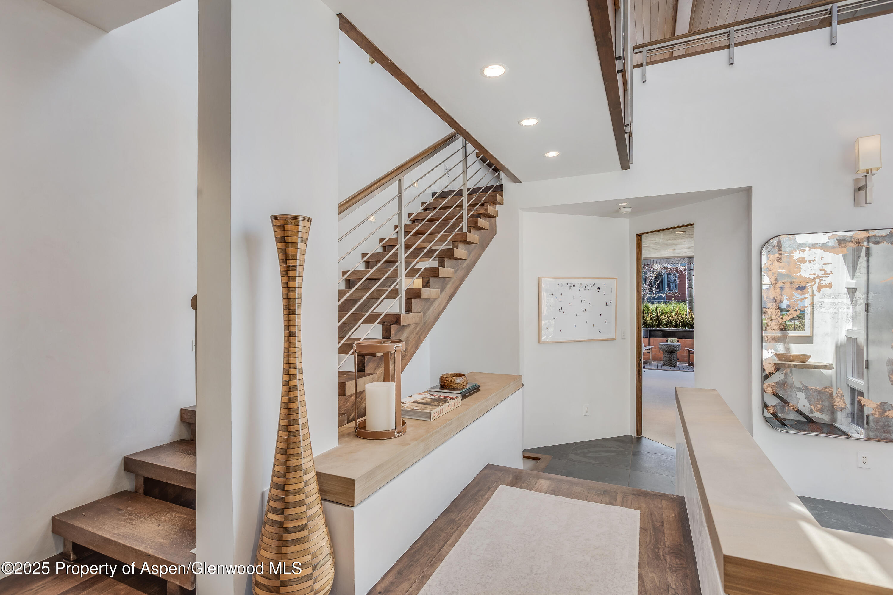 708 E Hyman Avenue
