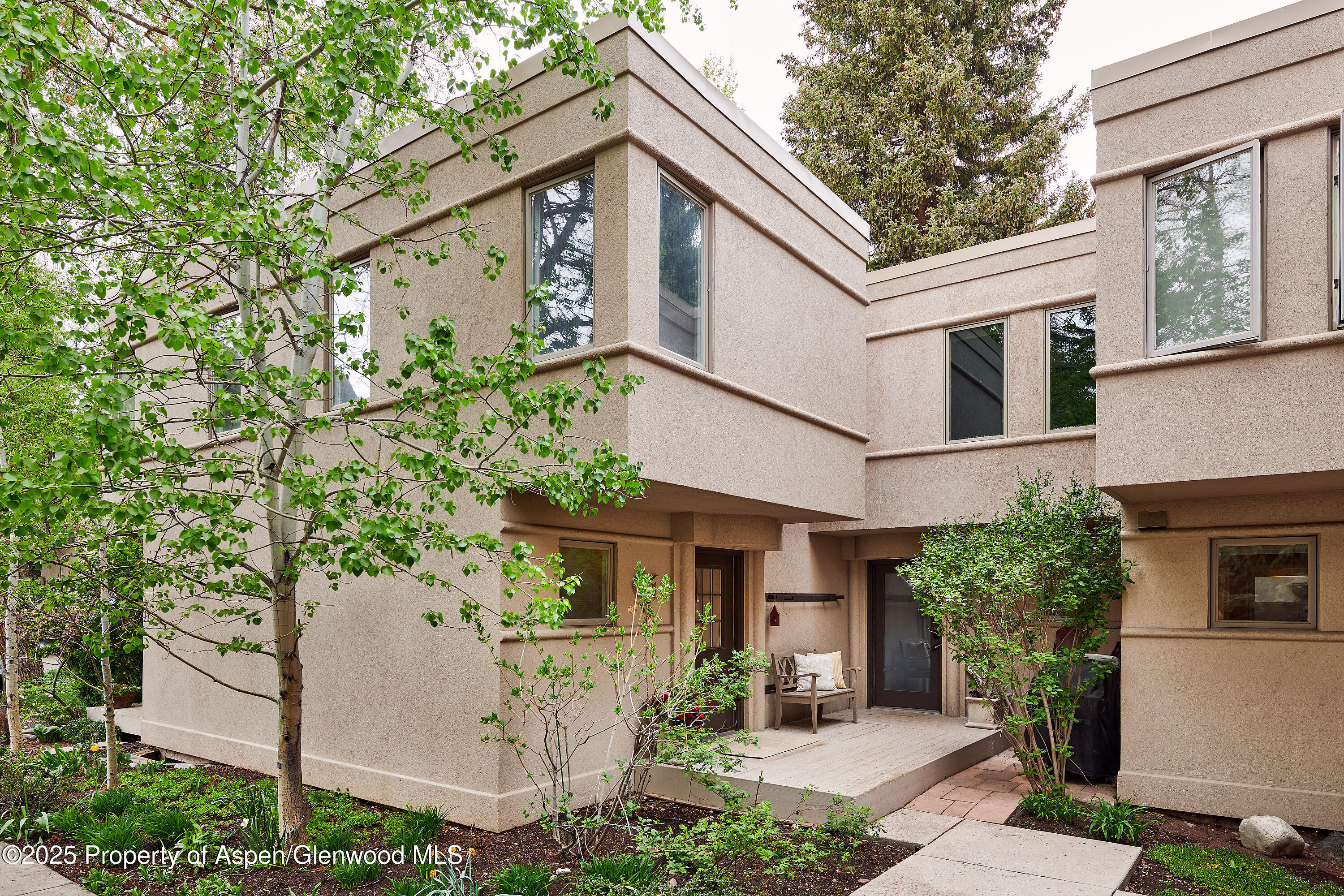 814 W Bleeker Street, C-1