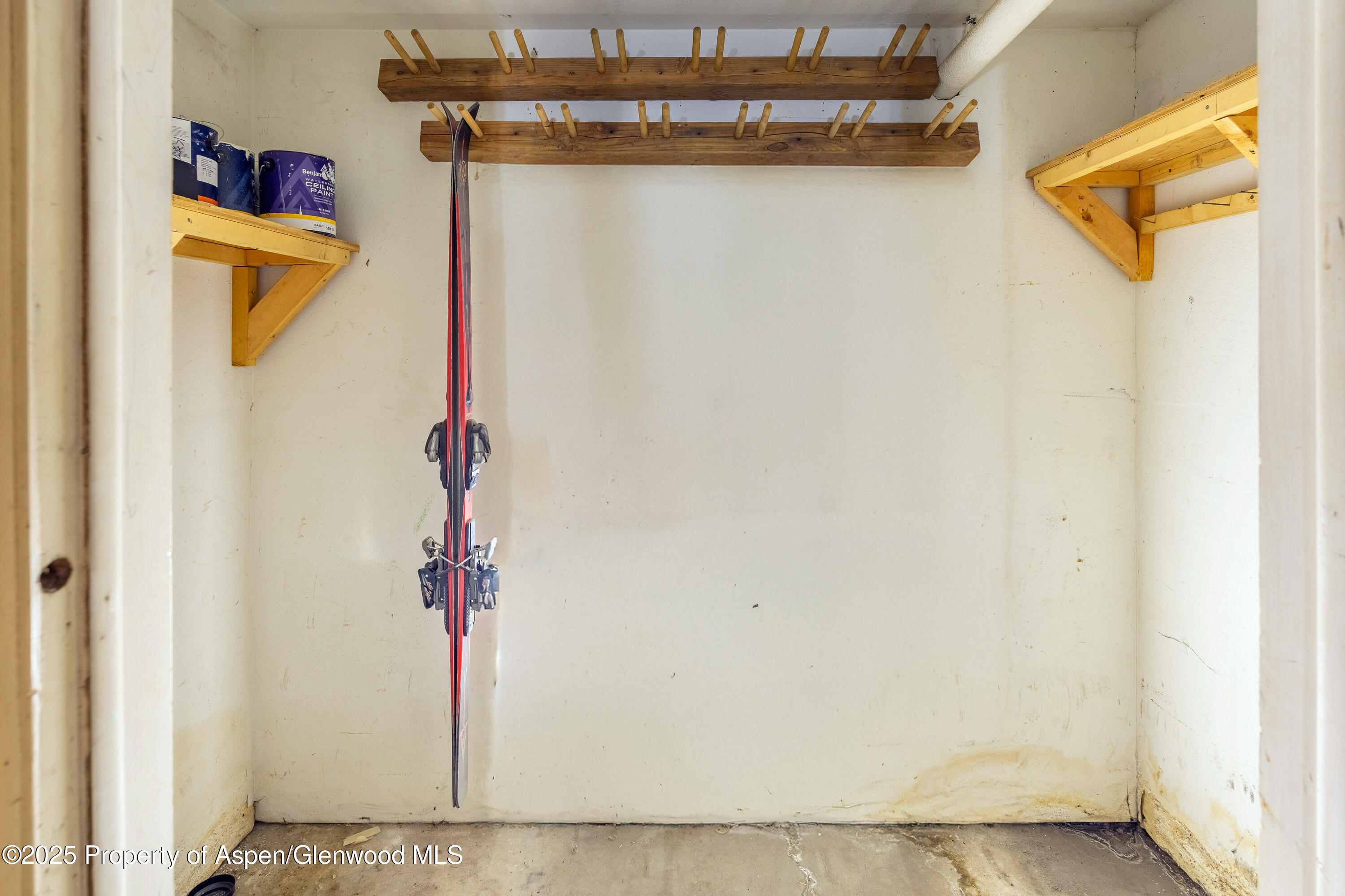 700 S Monarch Street 207