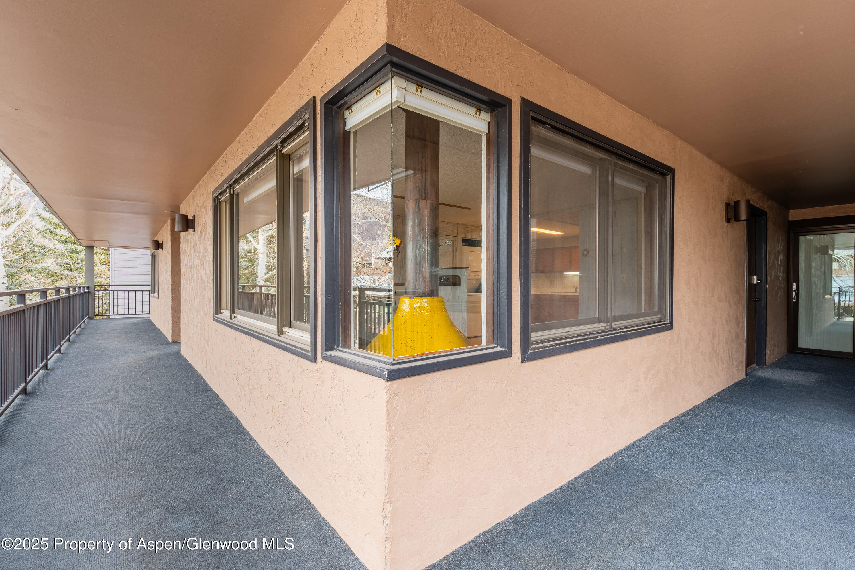 700 S Monarch Street 207