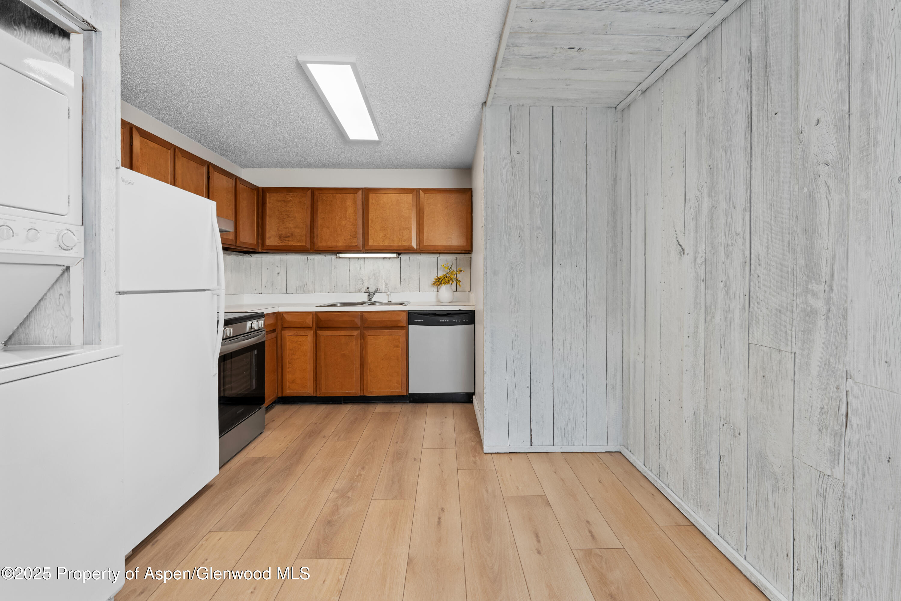 700 S Monarch Street 207