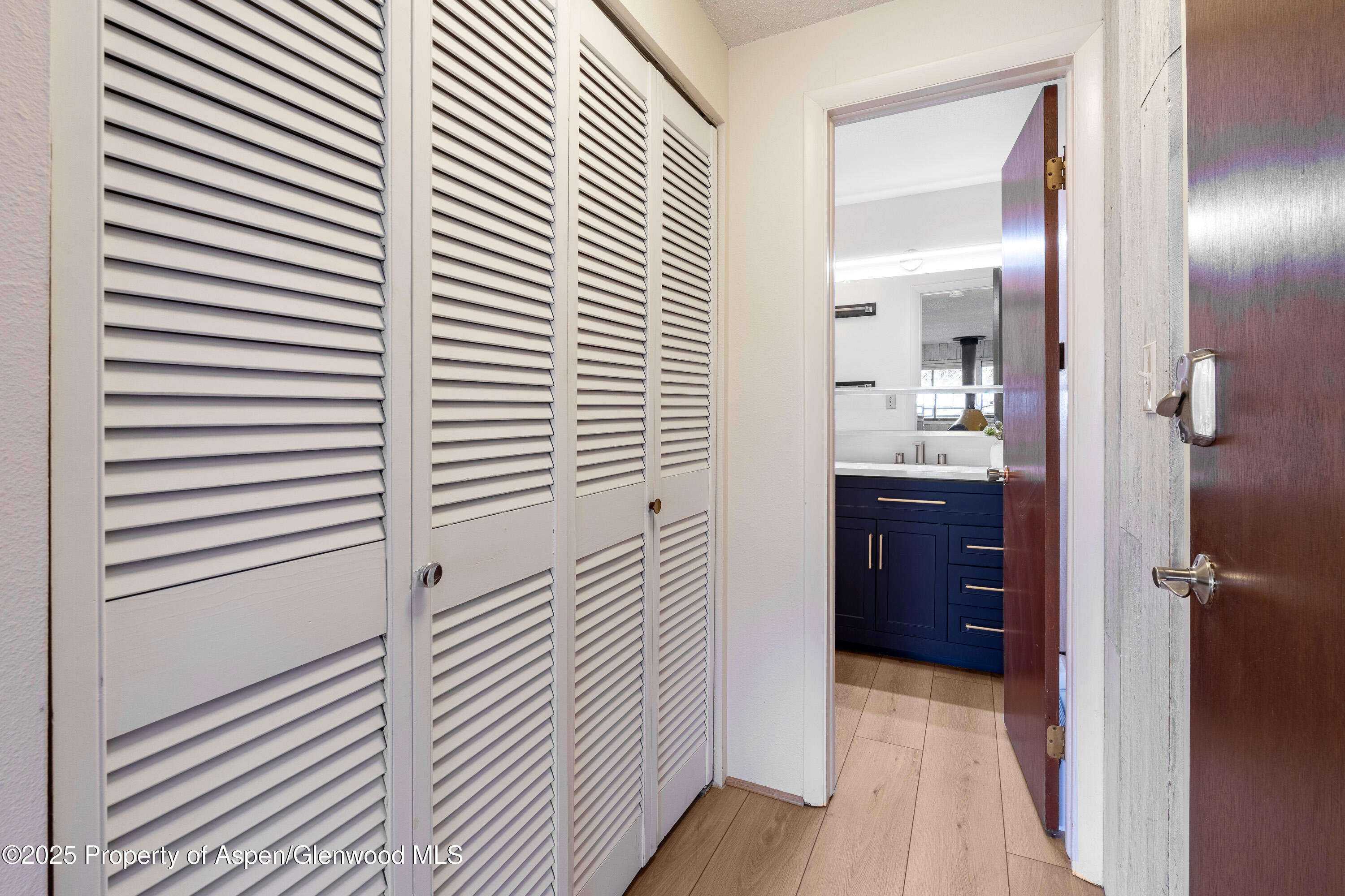 700 S Monarch Street 207