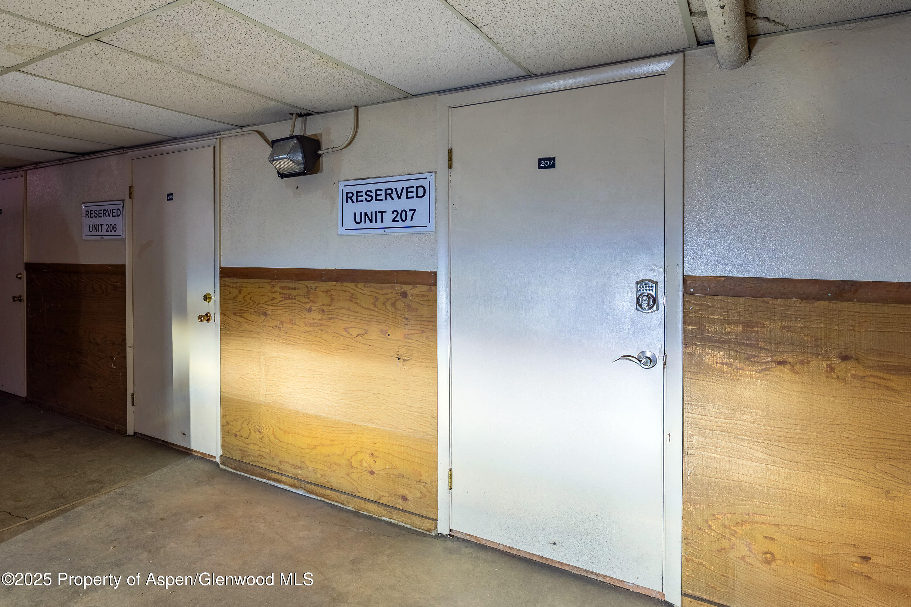 700 S Monarch Street 207