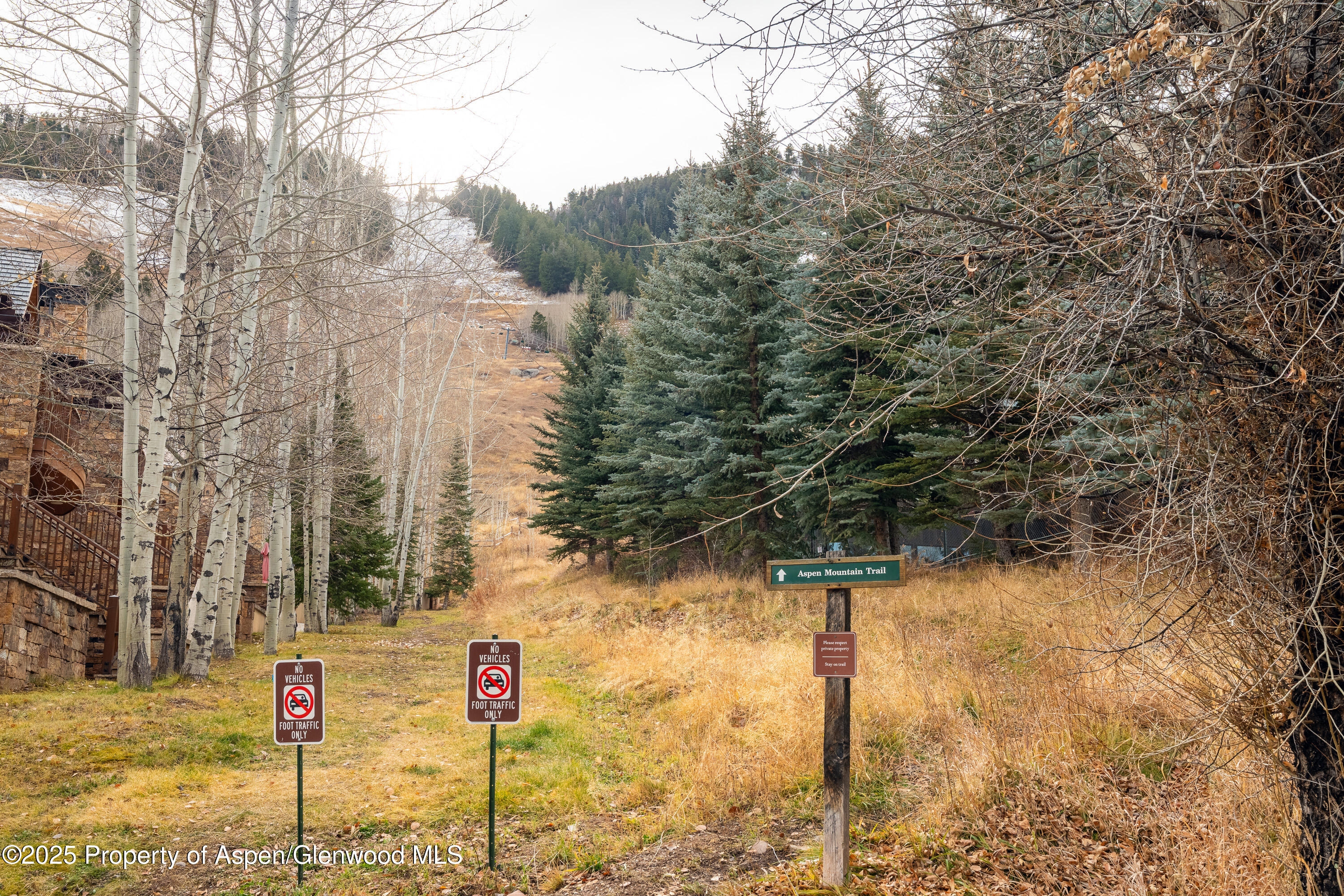 700 S Monarch Street 207