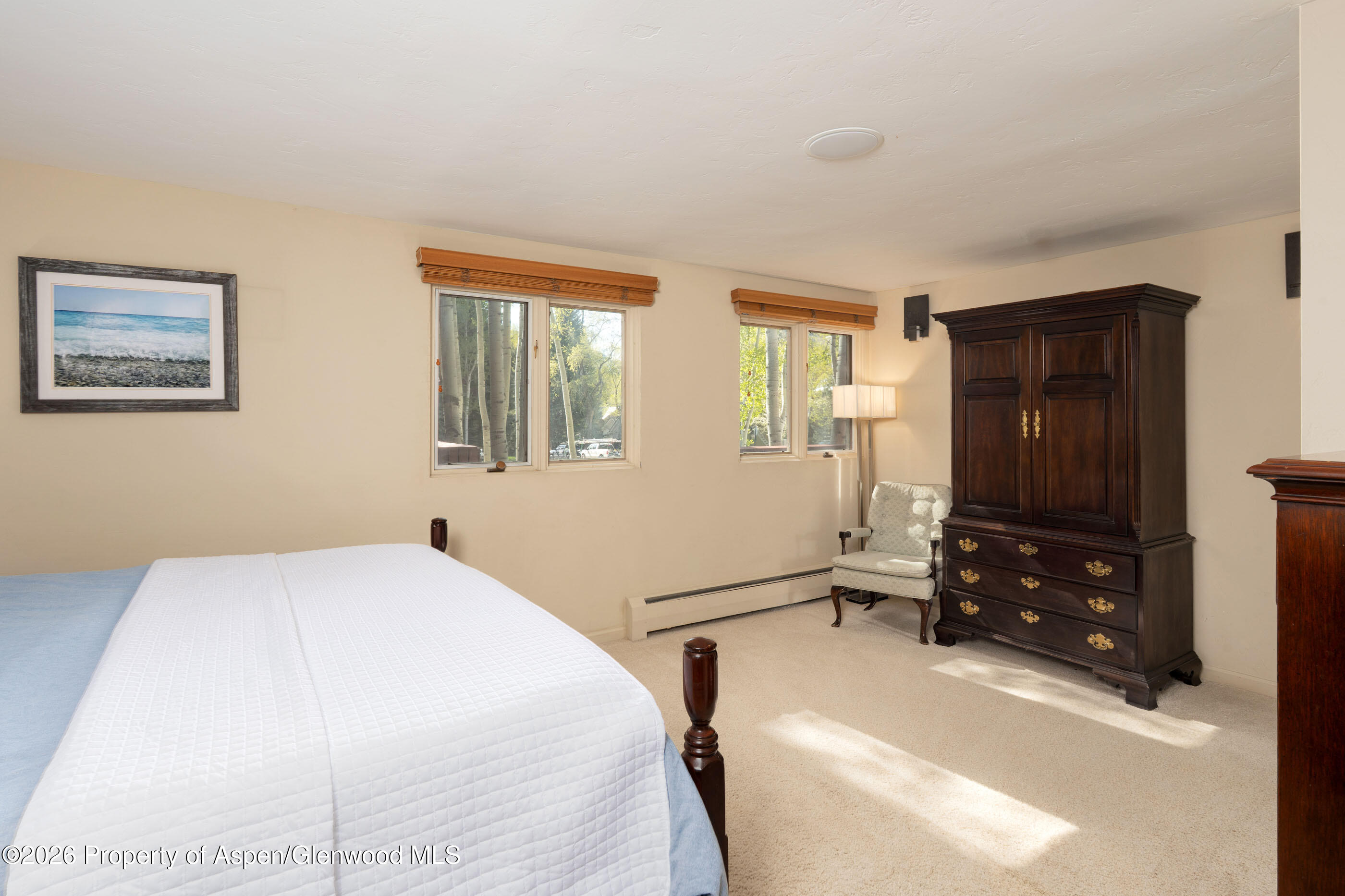 400 W Hopkins Avenue 5