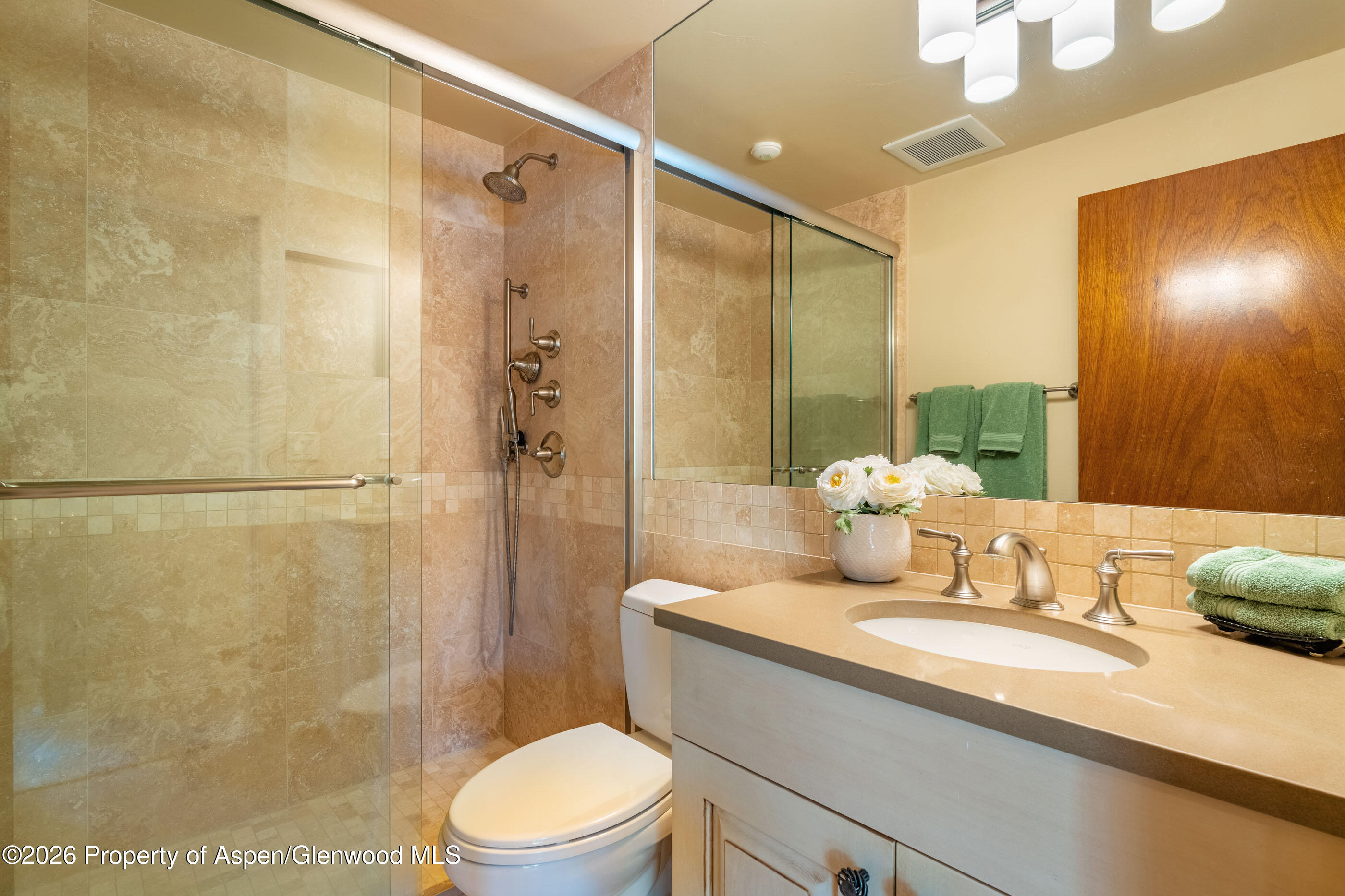 400 W Hopkins Avenue 5