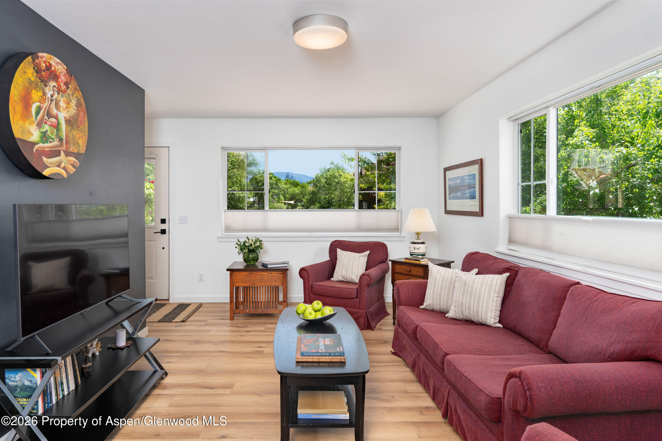 321 W 8th Court
