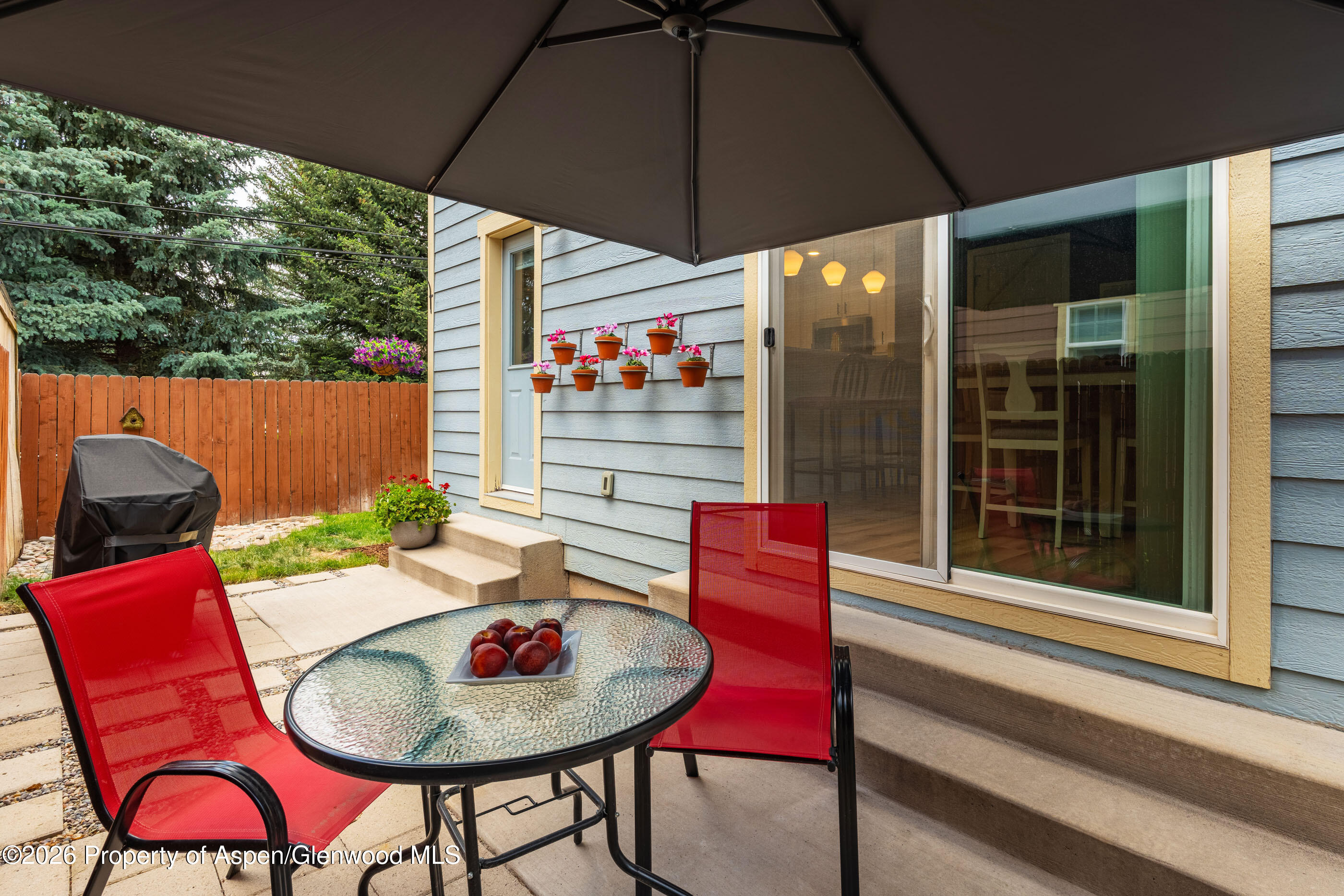 321 W 8th Court