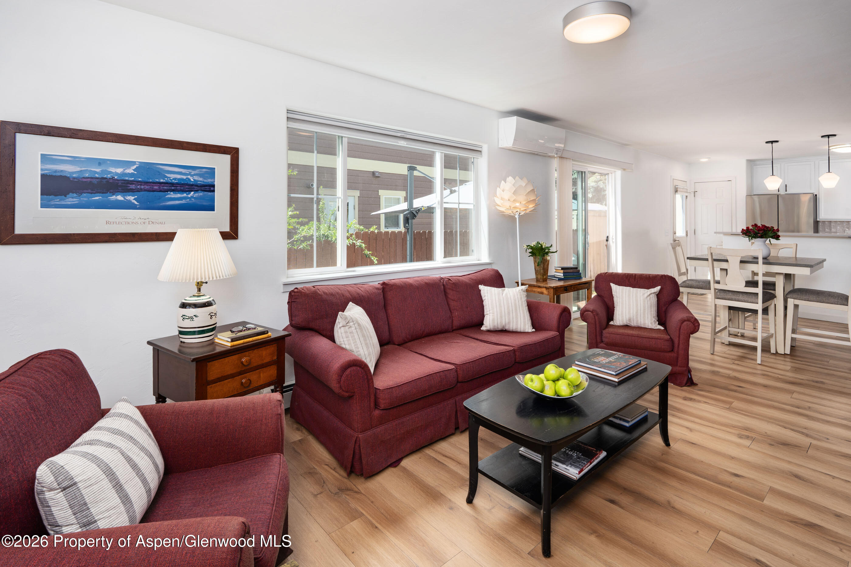 321 W 8th Court