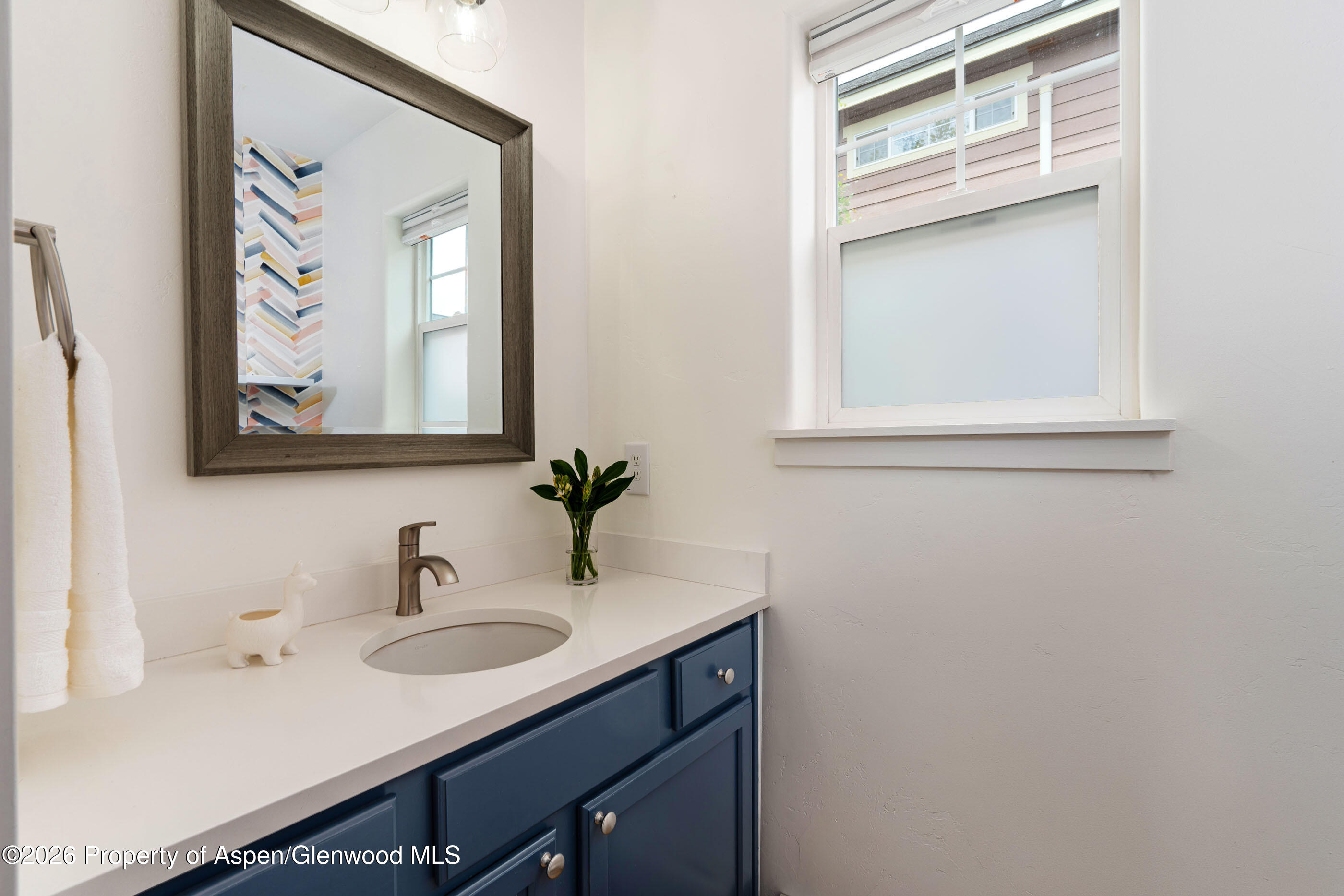 321 W 8th Court