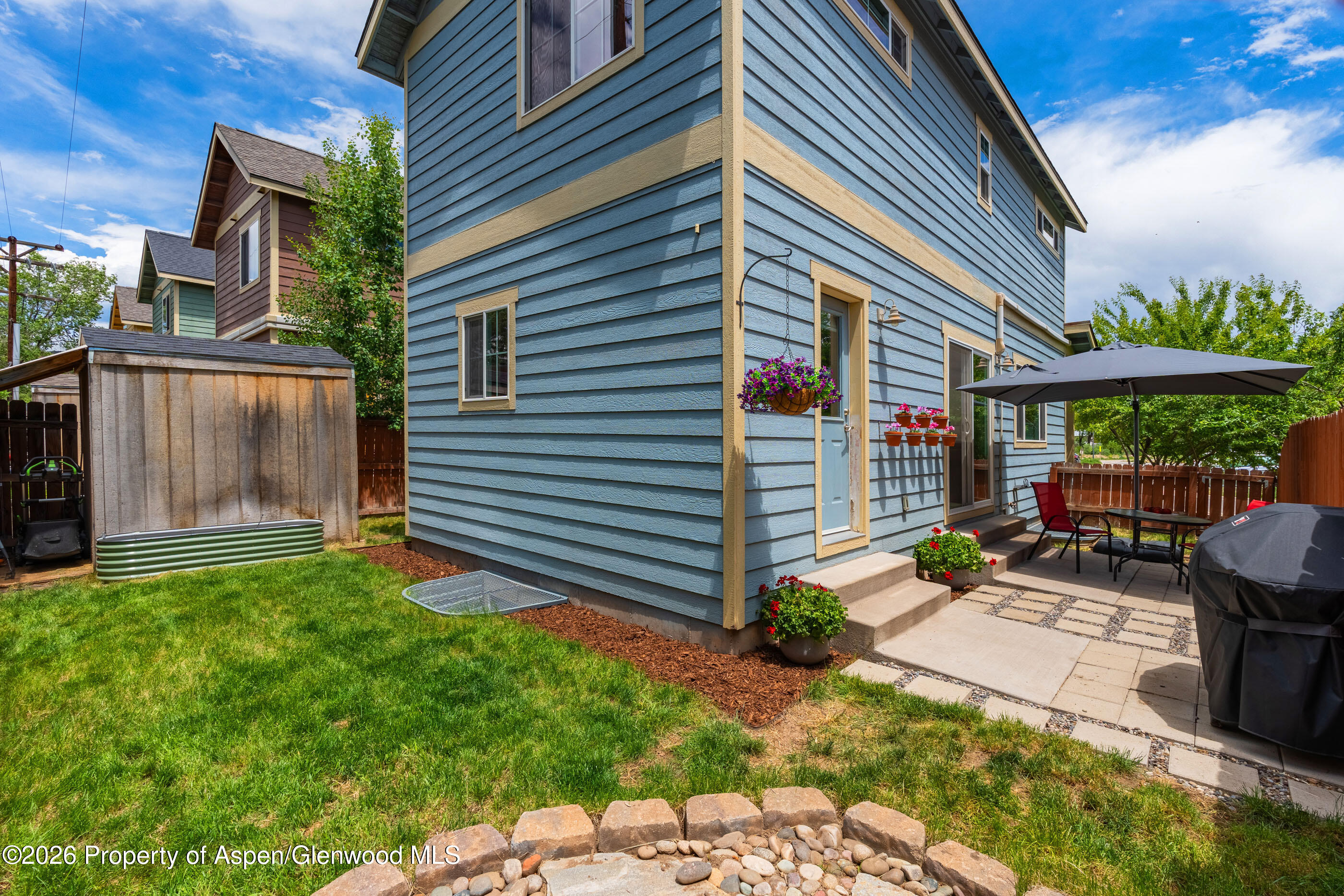 321 W 8th Court