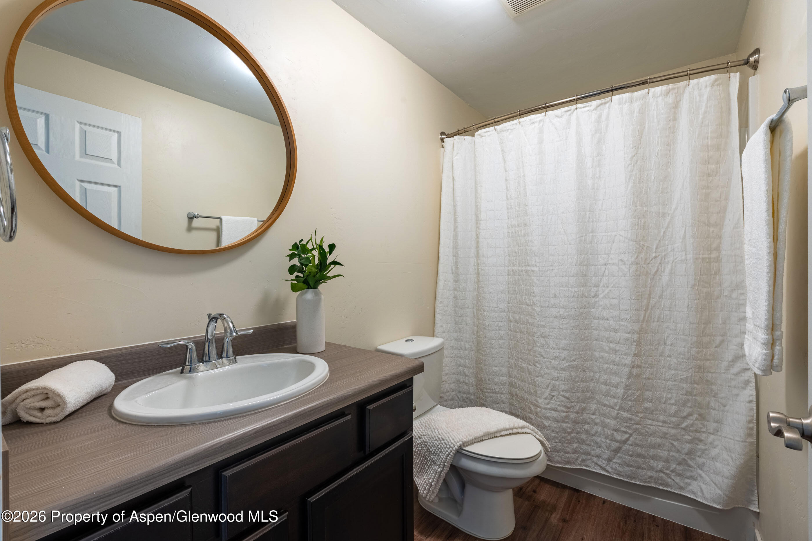 321 W 8th Court