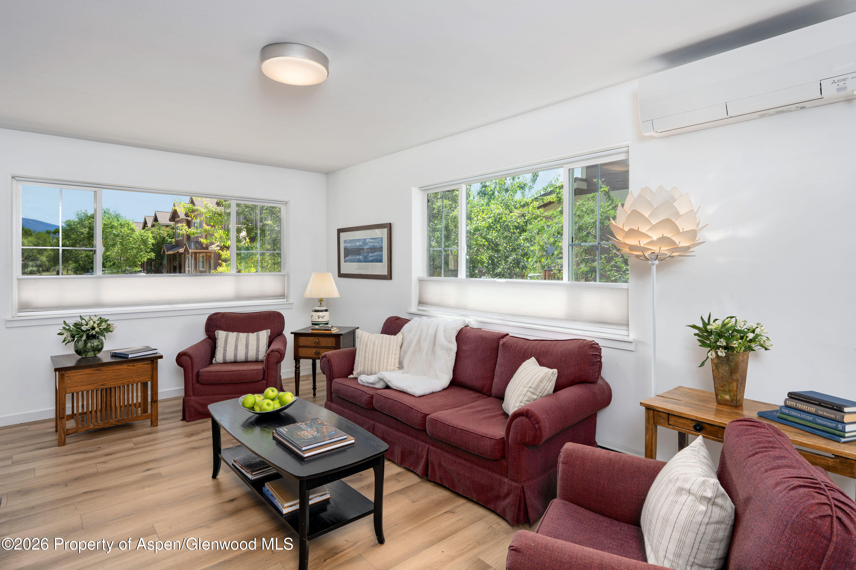 321 W 8th Court